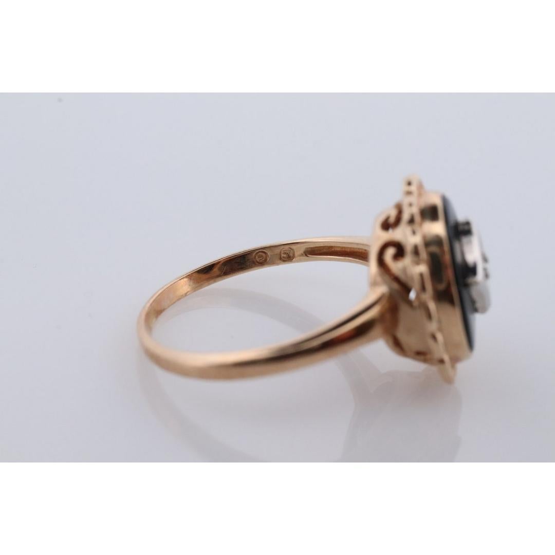 10k ONYX and diamond ring. Oval Onyx bezel set victorian mourning ring. For Sale 4
