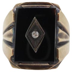 10k ONYX and diamond Signet ring. 5.5gram Heavy Mens Onyx and diamond Darkened