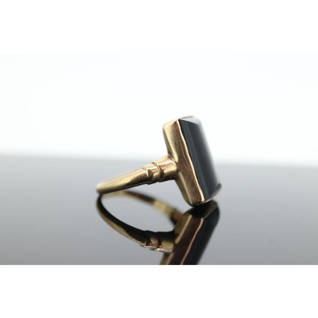 10k ONYX Cabochon ring. Rectangle Onyx bezel set victorian mourning ring. For Sale 4