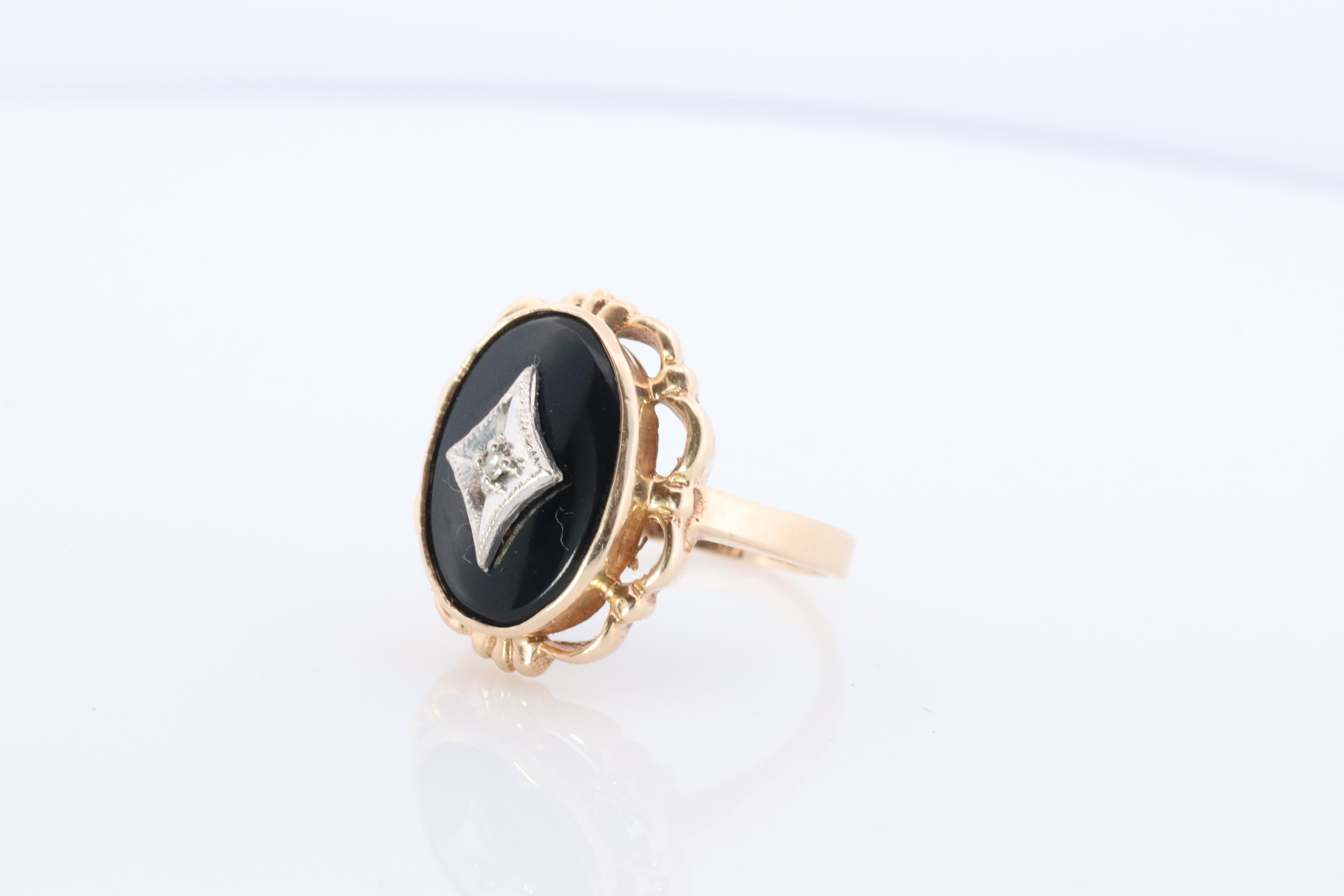 Round Cut 10k ONYX Diamond ring. Onyx 10k yellow gold ring. Vintage Victorian Onyx