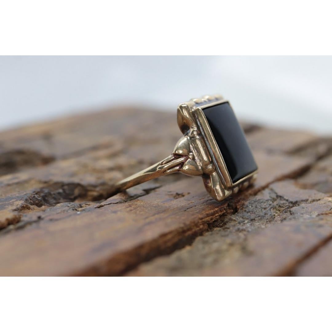 10k ONYX Ring. Moderner und schlanker rechteckiger Bilderrahmen-Signetring aus Onyx. Sz 6.25 2