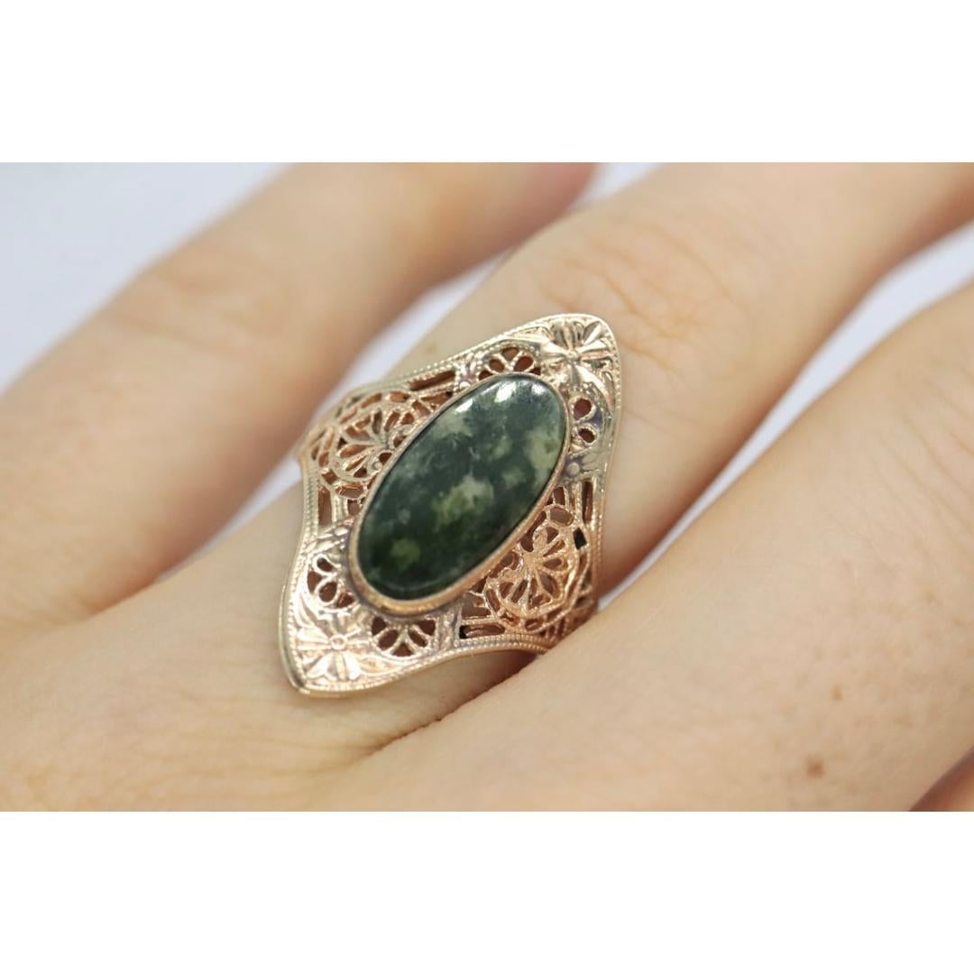 10k Open Flowers Shield and Green Moss Agate ring. Skinny Dainty 10k PSCo In Good Condition For Sale In Port Charlotte, FL