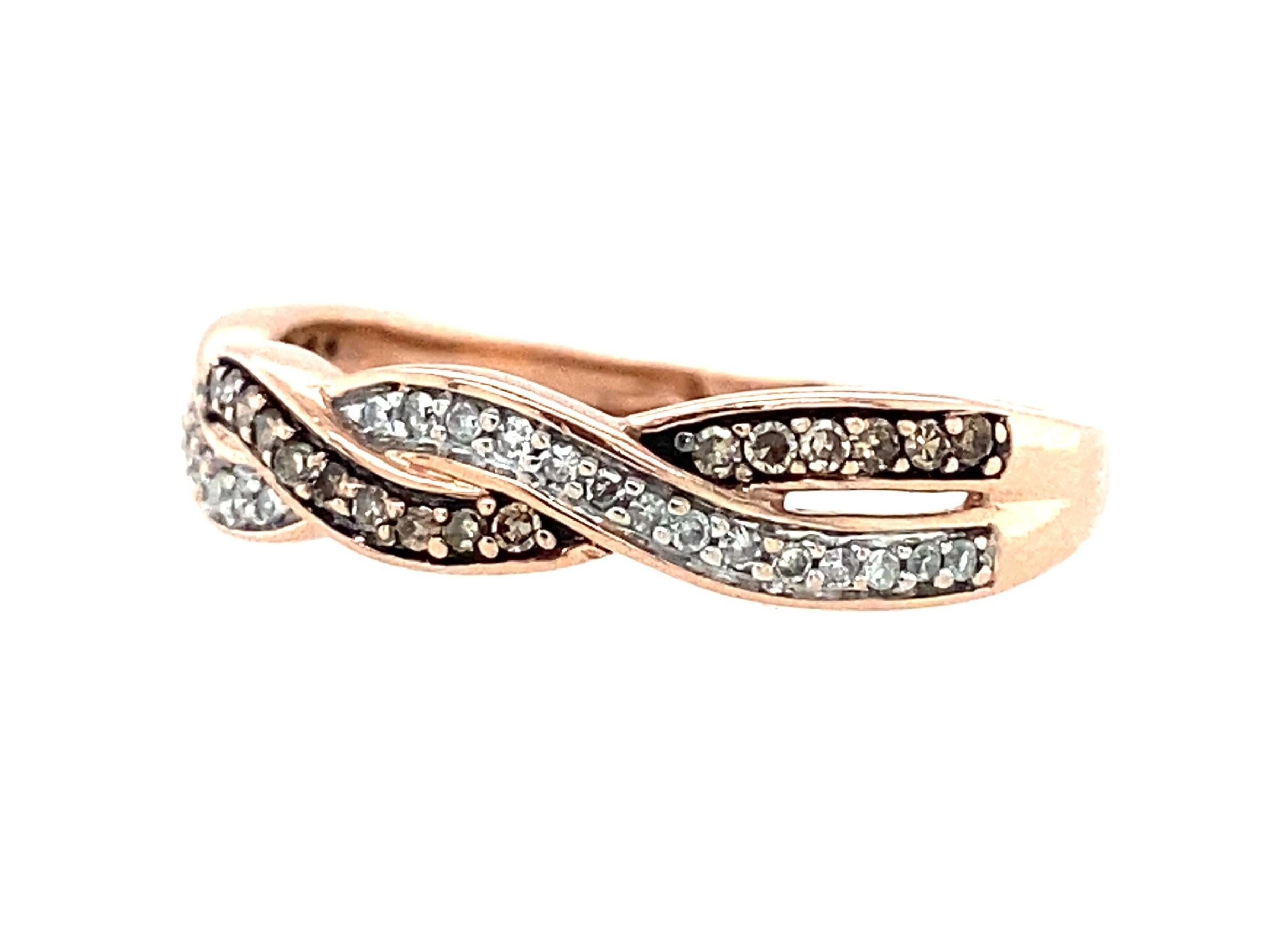 10K Roségold 0,51TCW gedrehter Ring mit schokoladenbraunem und weißem Diamanten (Brillantschliff)