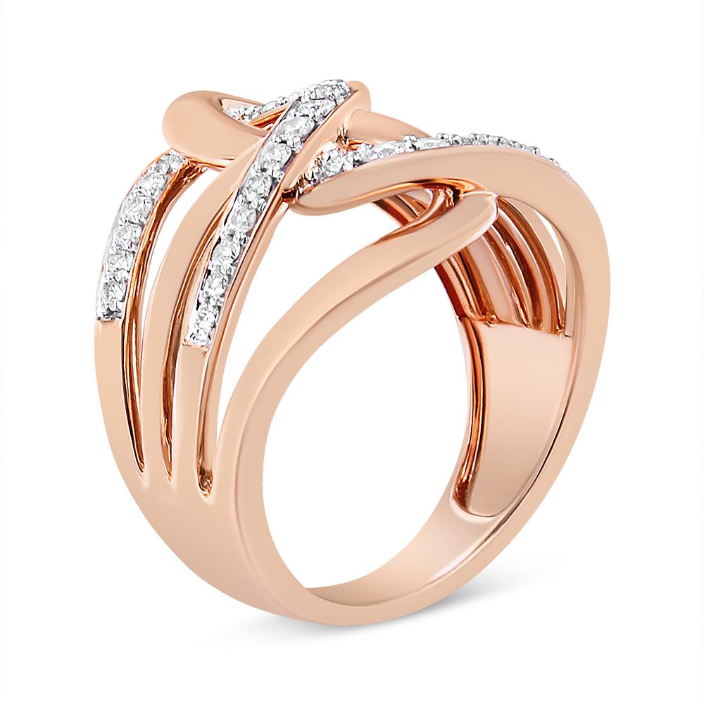 Moderno Anello da cocktail a più anelli intrecciati con diamante taglio rotondo da 1/2 ctw in oro rosa 10K in vendita
