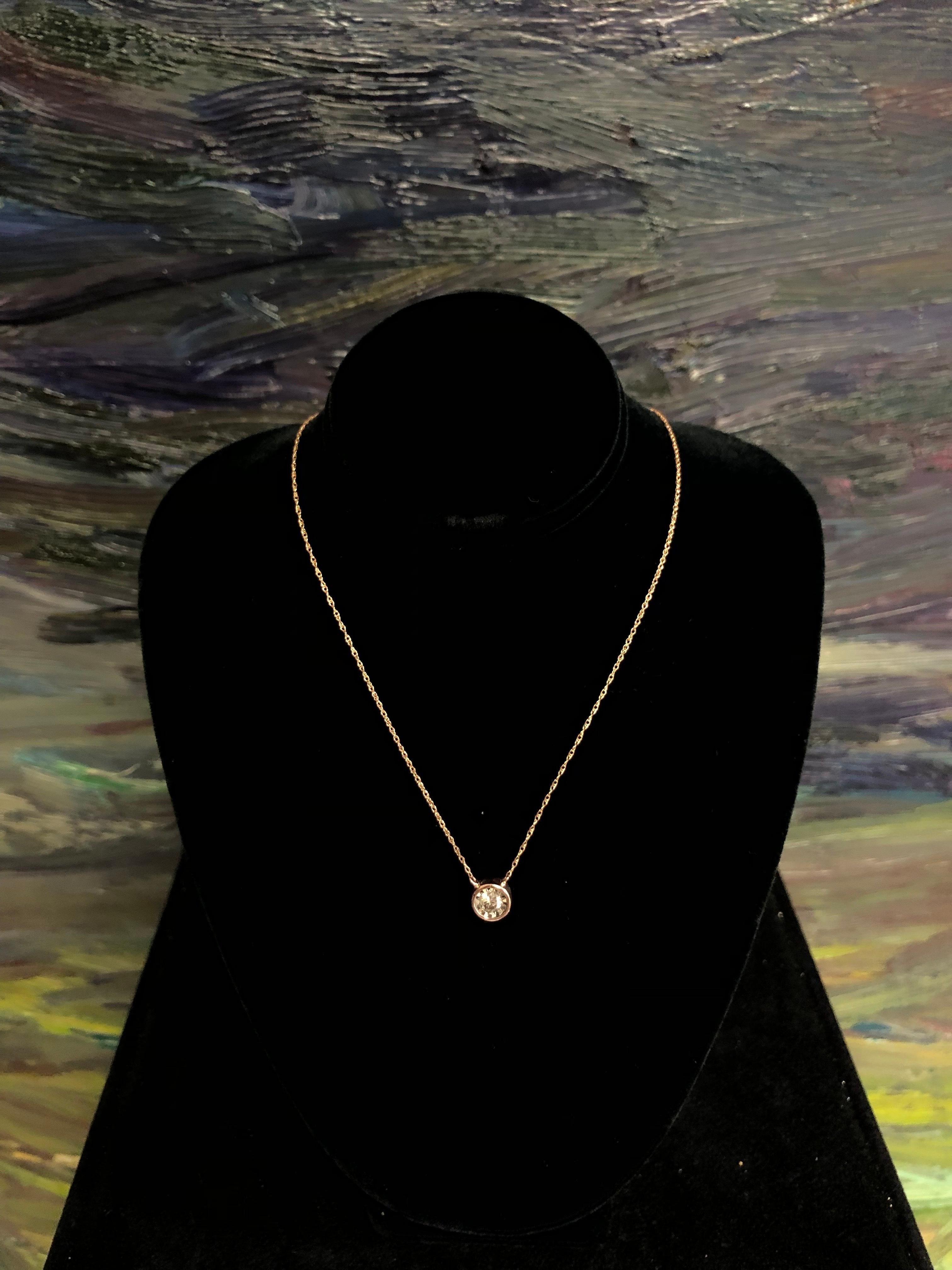 Women's 10K Rose Gold 1/5 Carat Round-Cut Diamond Modern Solitaire Pendant Necklace For Sale