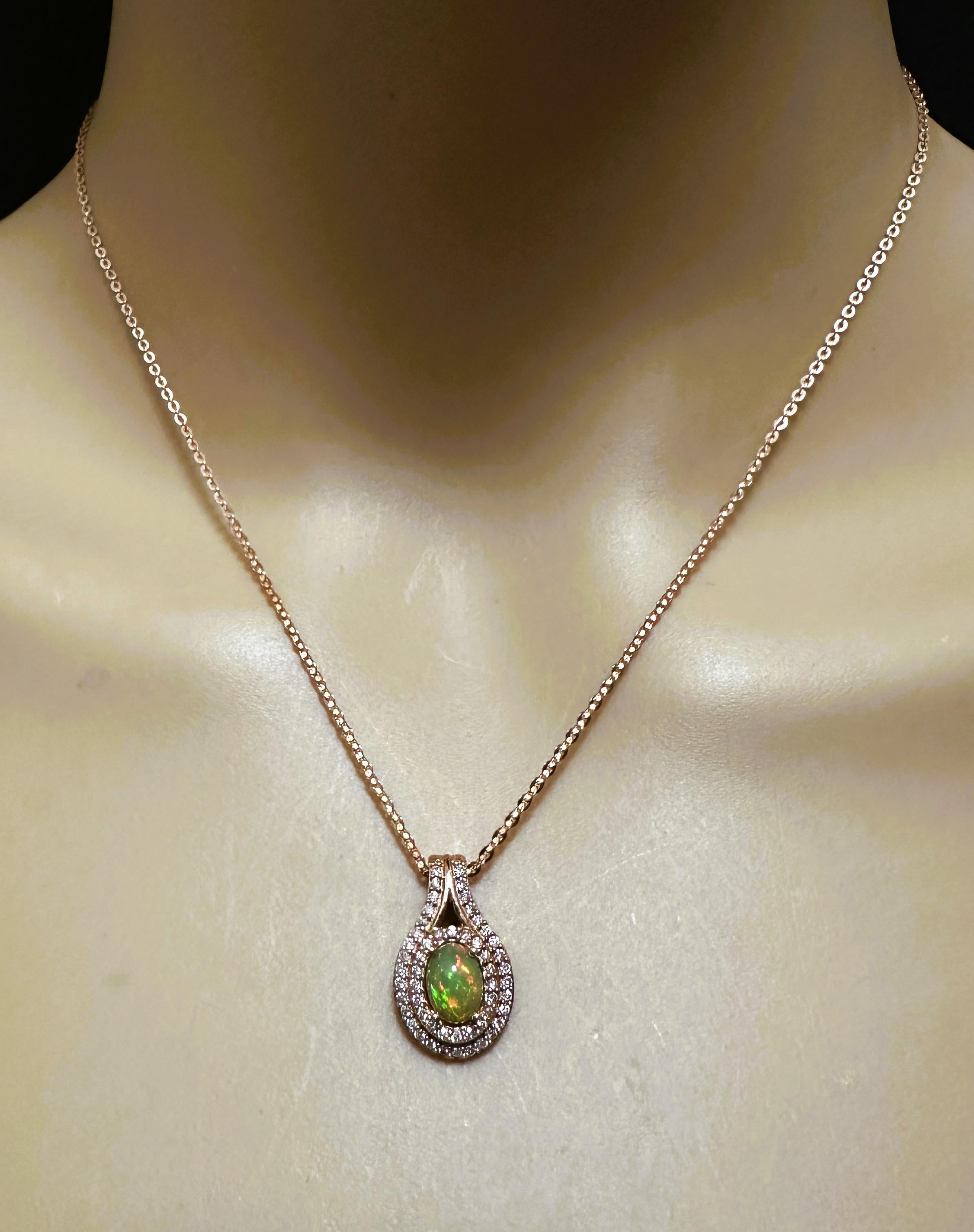 10k Rose Gold .70 Carat Opal & .20 Carat Diamond Pendant On 14k Italian Chain (Art déco) im Angebot