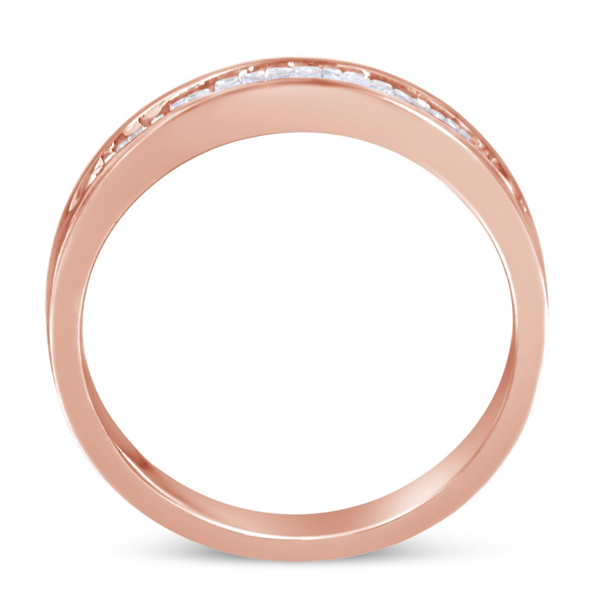 Dieser elegante und unaufdringliche Diamantring mit 17 glatten Steinen im Baguetteschliff wird Ihre Liebste an Ihrem besonderen Tag glücklich machen. Die Diamanten haben ein Gesamtgewicht von 1/5 Karat und sind von Kante zu Kante so gefasst, dass