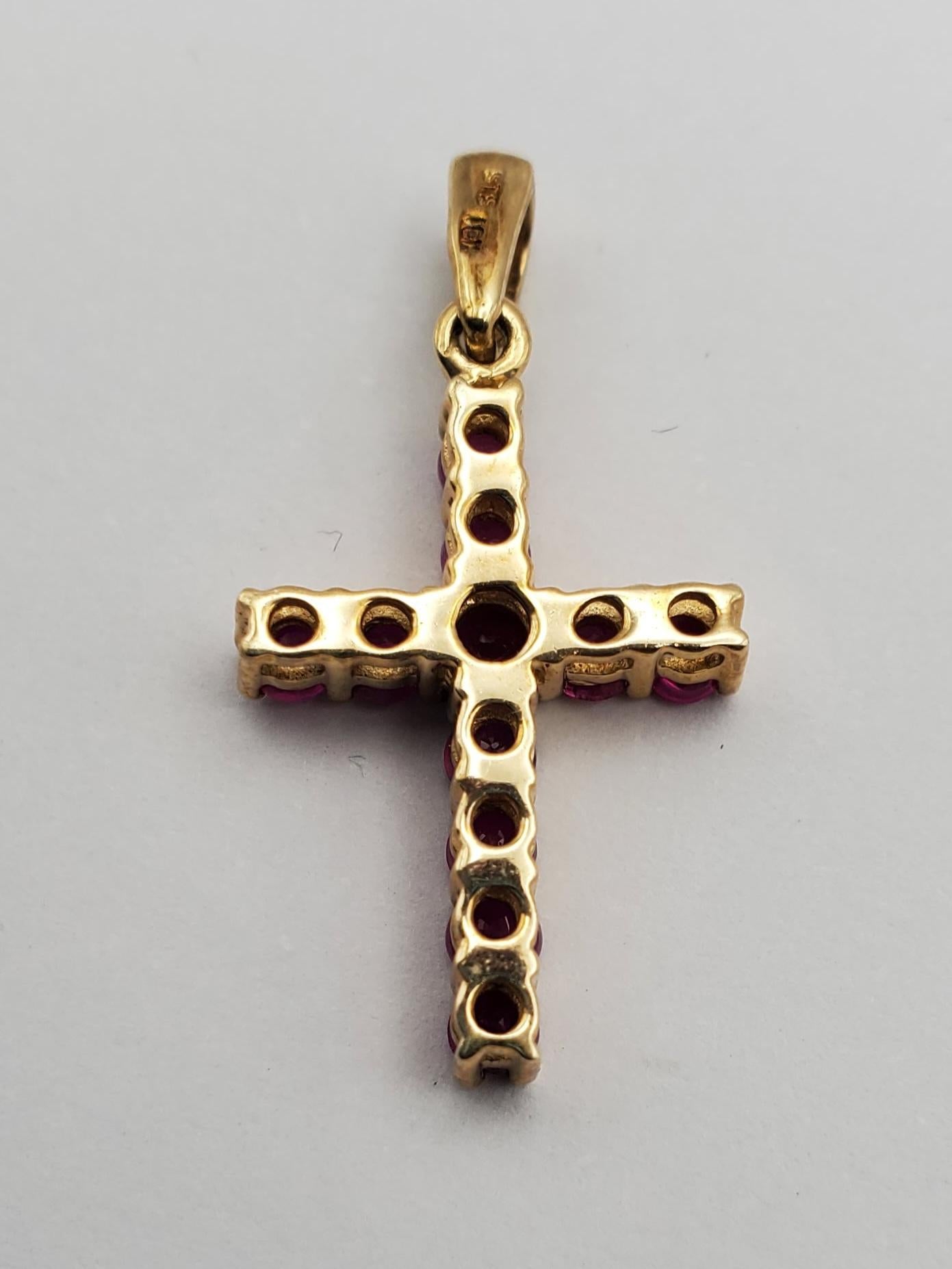 Femenino o masculino Colgante Cruz de Rubí 10K en venta