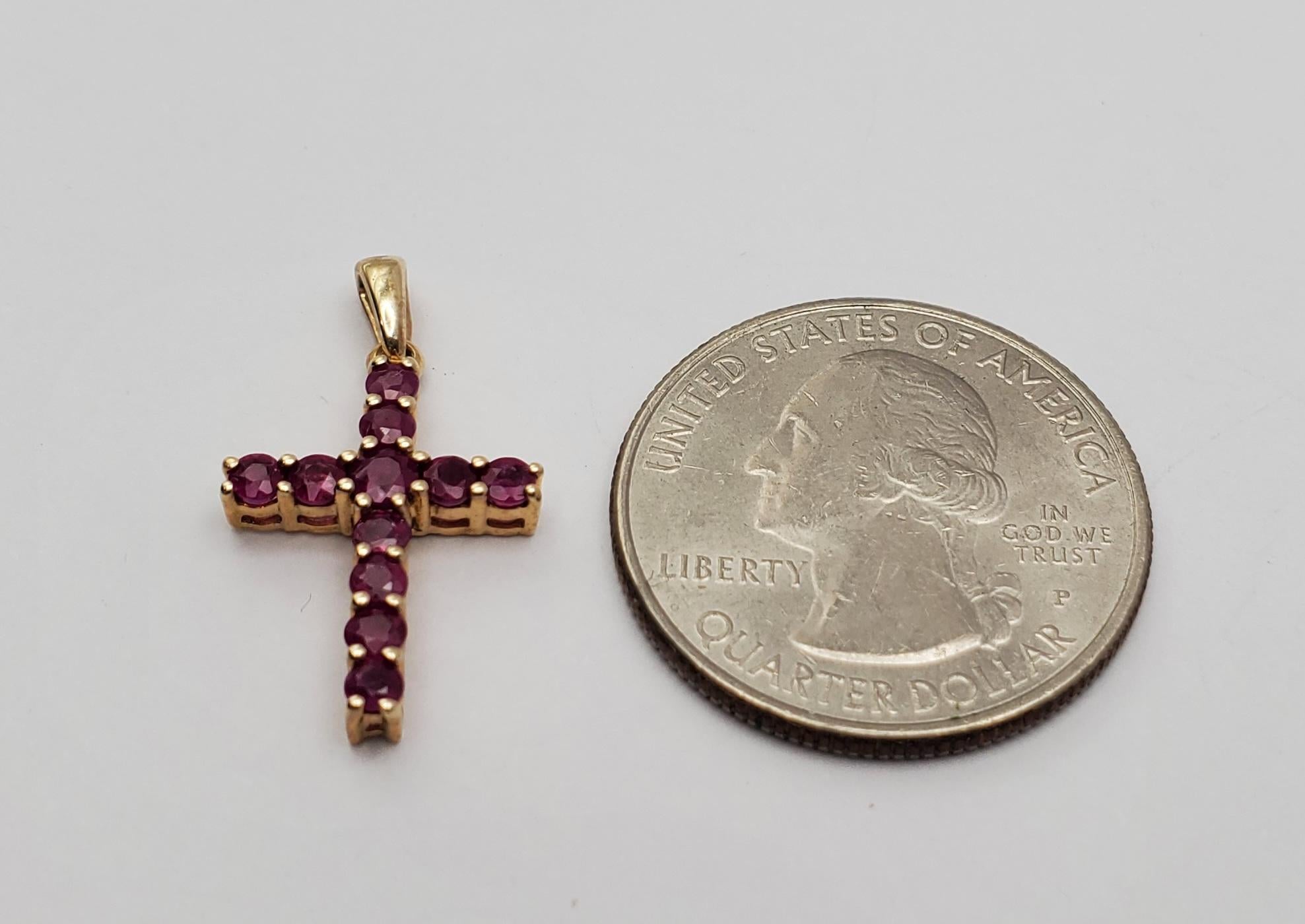 Colgante Cruz de Rubí 10K en venta 2