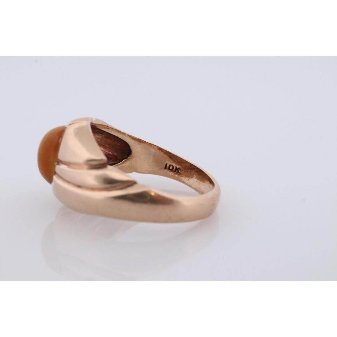 Anello con cabochon ovale di occhio di tigre 10k. Anello con castone CD TigerEye 10k. In condizioni buone in vendita a Port Charlotte, FL