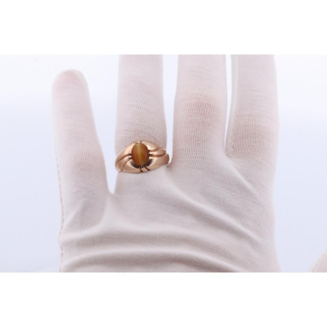 Anello con cabochon ovale di occhio di tigre 10k. Anello con castone CD TigerEye 10k. in vendita 3