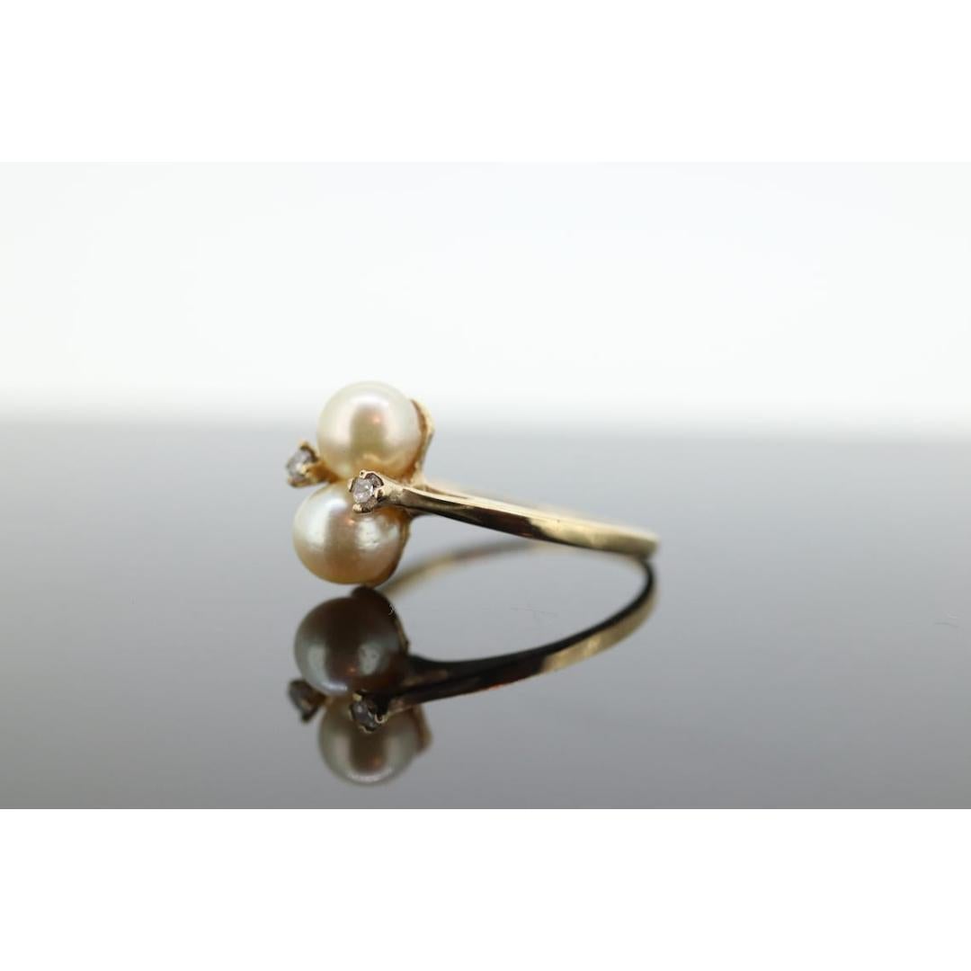 Femenino o masculino Anillo gemelo de perlas y diamantes de 10k Anillo solitario de oro amarillo de 10k con perla AKOYA en venta