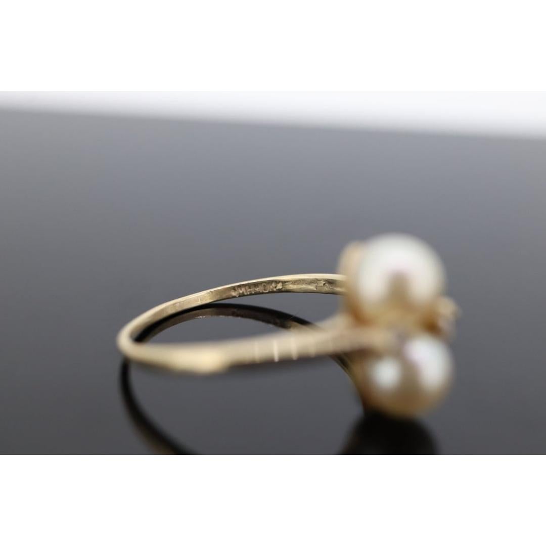 Anillo gemelo de perlas y diamantes de 10k Anillo solitario de oro amarillo de 10k con perla AKOYA en venta 3