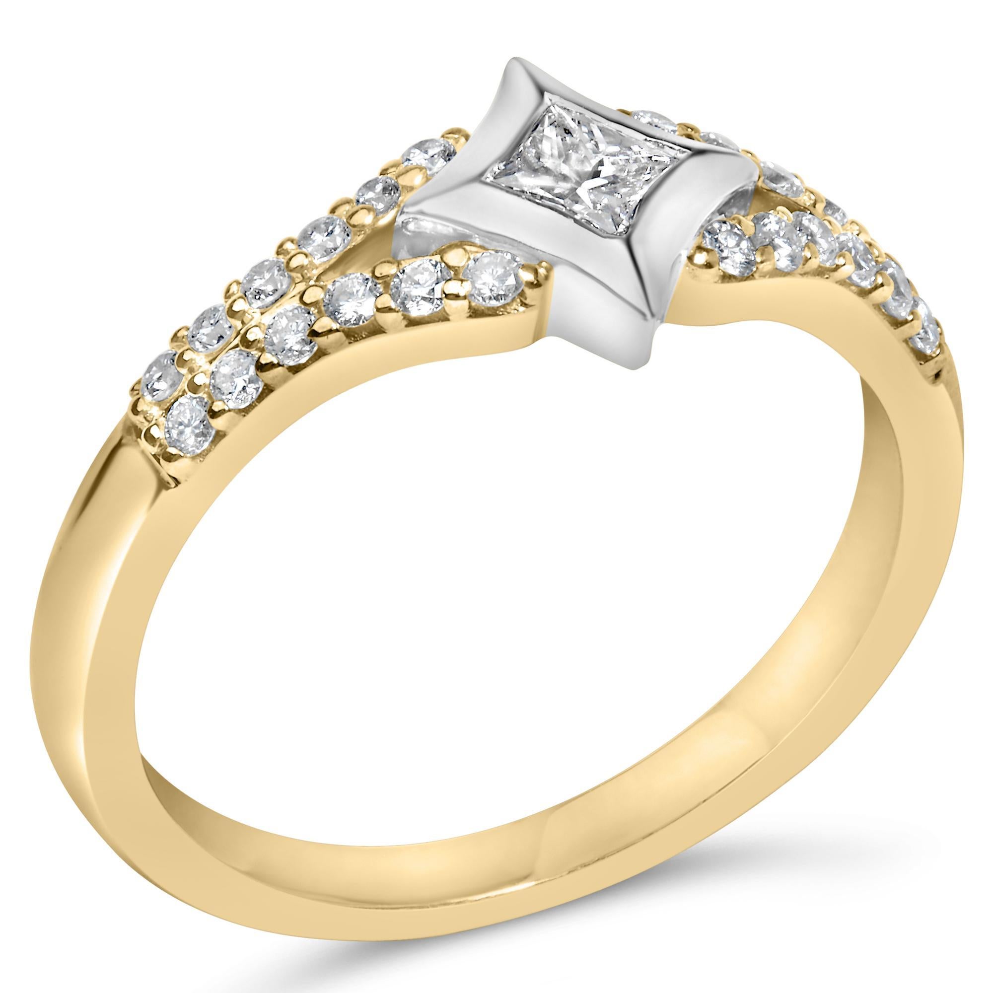 Modern 10K Two Tone Gold 1/2 Cttw Diamond Kite and Split Shank Ring For Sale