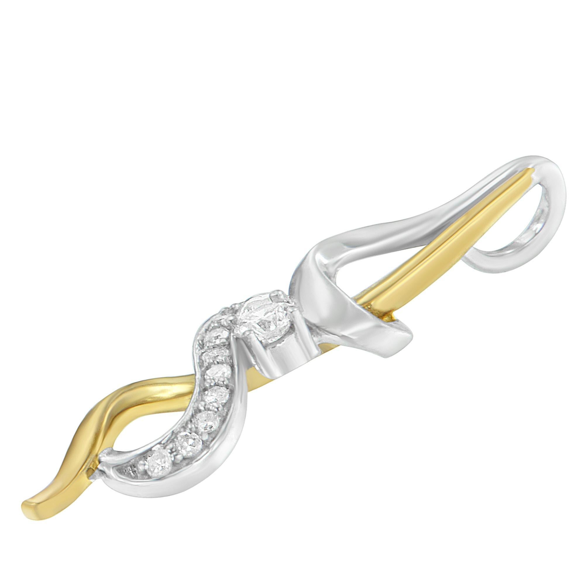 Taglio rotondo Collana con ciondolo a volute intrecciate in oro 10K bicolore con diamante da 1/5 carati in vendita