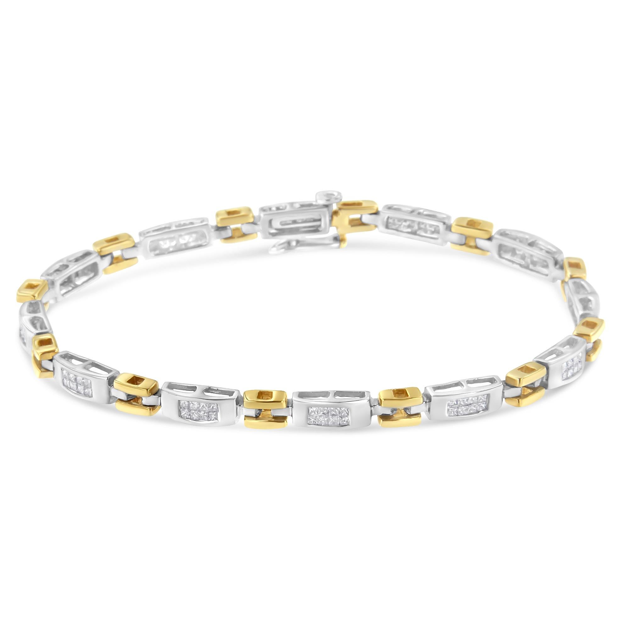 Ce bracelet géométrique unique réunit des maillons ouverts en or jaune et des bandes rectangulaires ornées de diamants sur une finition en or blanc. Formant un motif imbriqué accrocheur, chaque pierre taillée en princesse brille de mille feux,