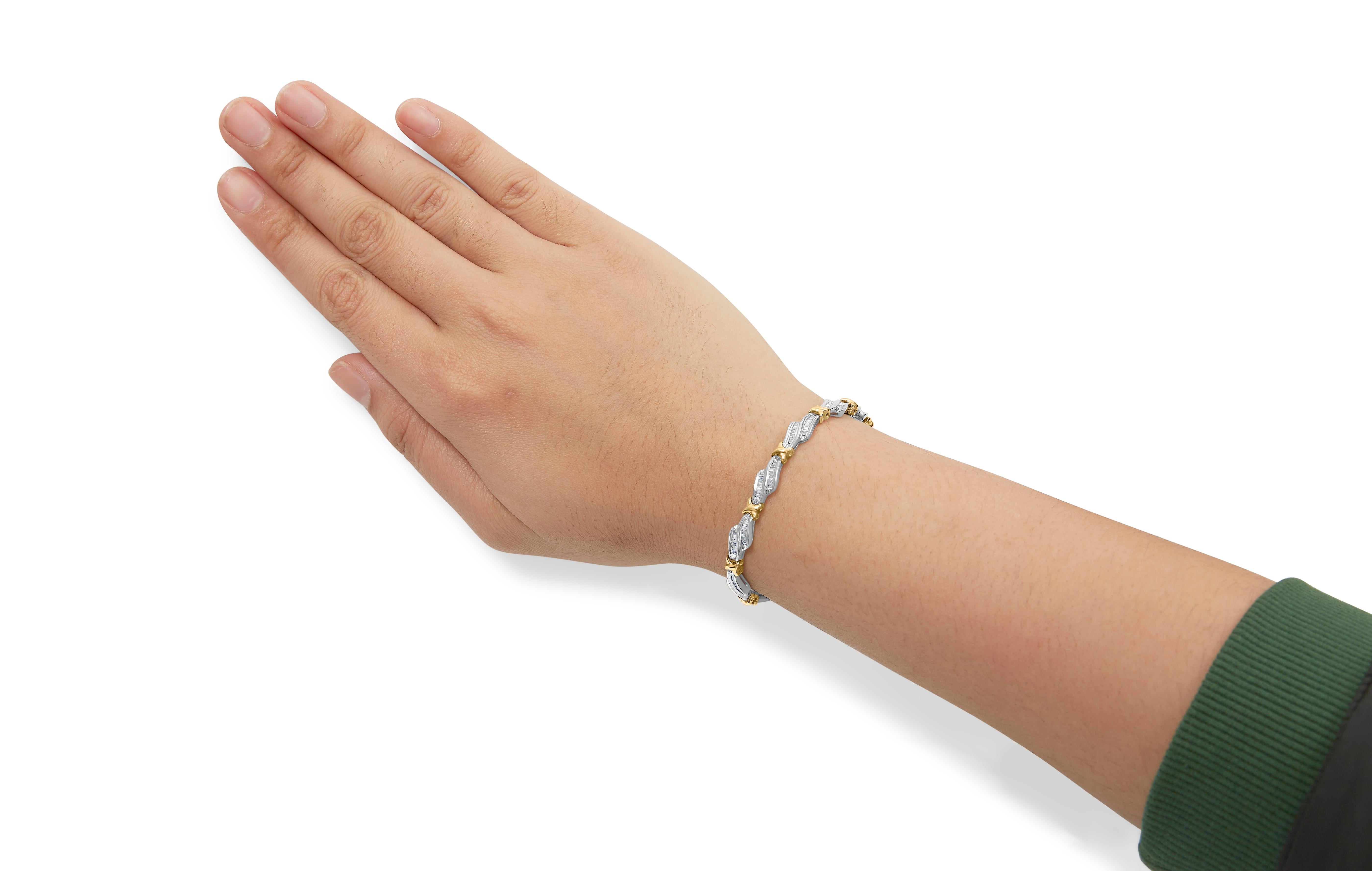 Bracelet à maillons en or bicolore 10 carats avec tissage de diamants baguettes et diamants « X » de 2,00 carats Pour femmes en vente