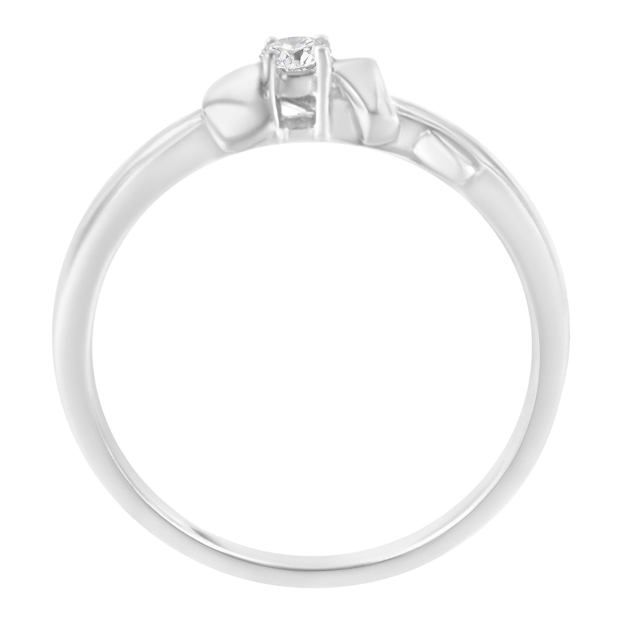 10K Weißgold 1/10 Cttw Diamant Versprechen Ring (Rundschliff) im Angebot