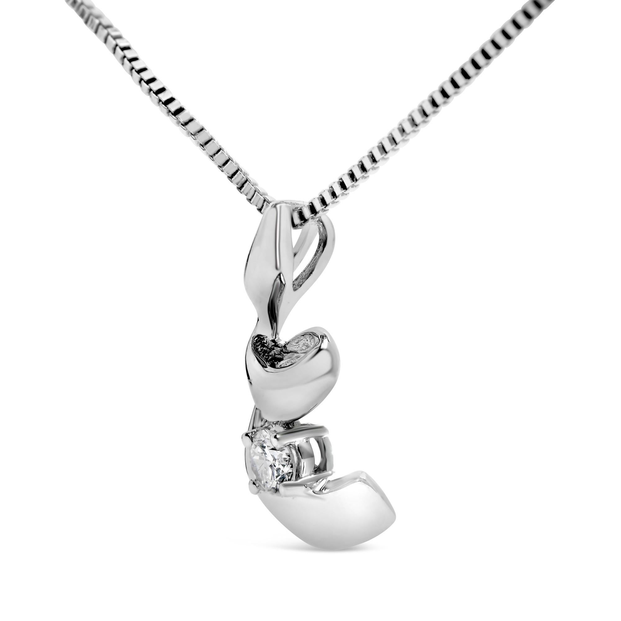 Moderno Collana con ciondolo a spirale con solitario di diamanti in oro bianco 10K da 1/10 Cttw in vendita