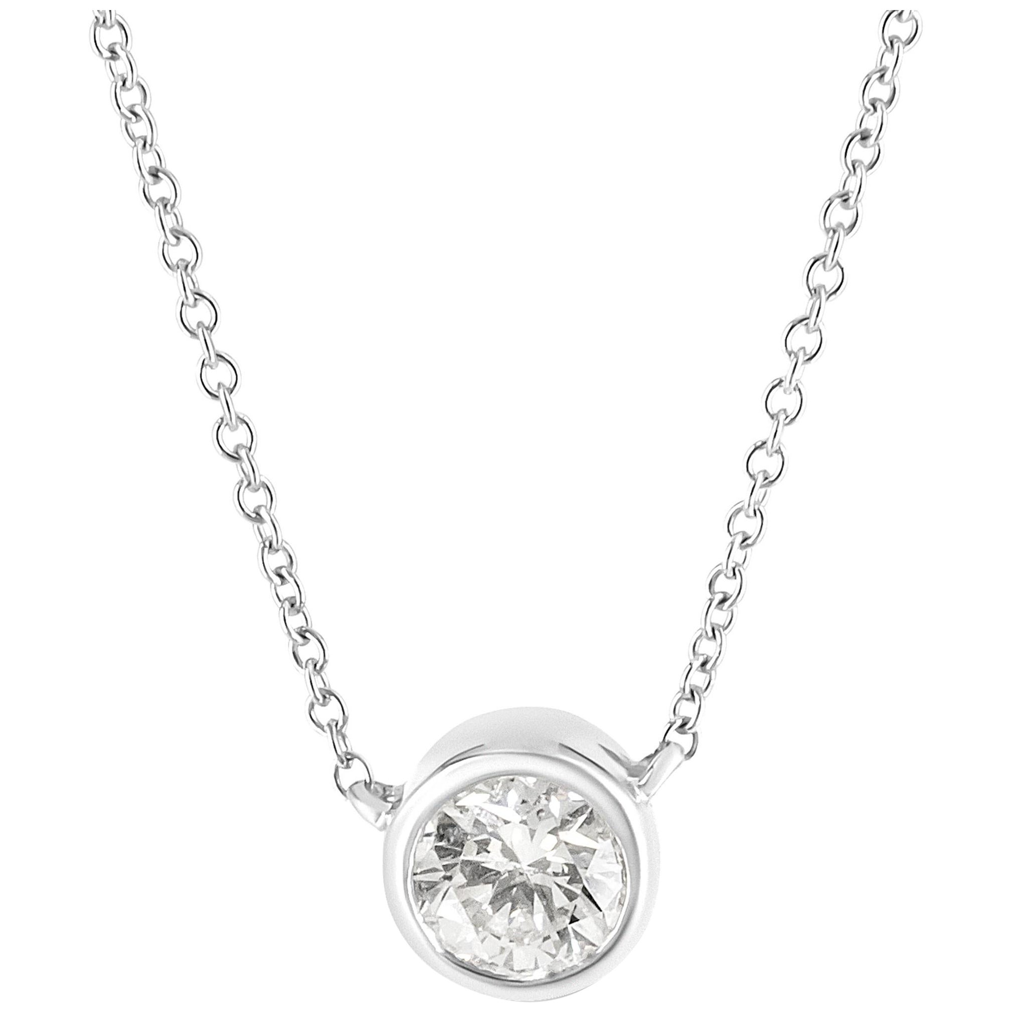 Collier pendentif solitaire réglable de 16-18 pouces en or blanc 10 carats avec diamants de 1/3 carat