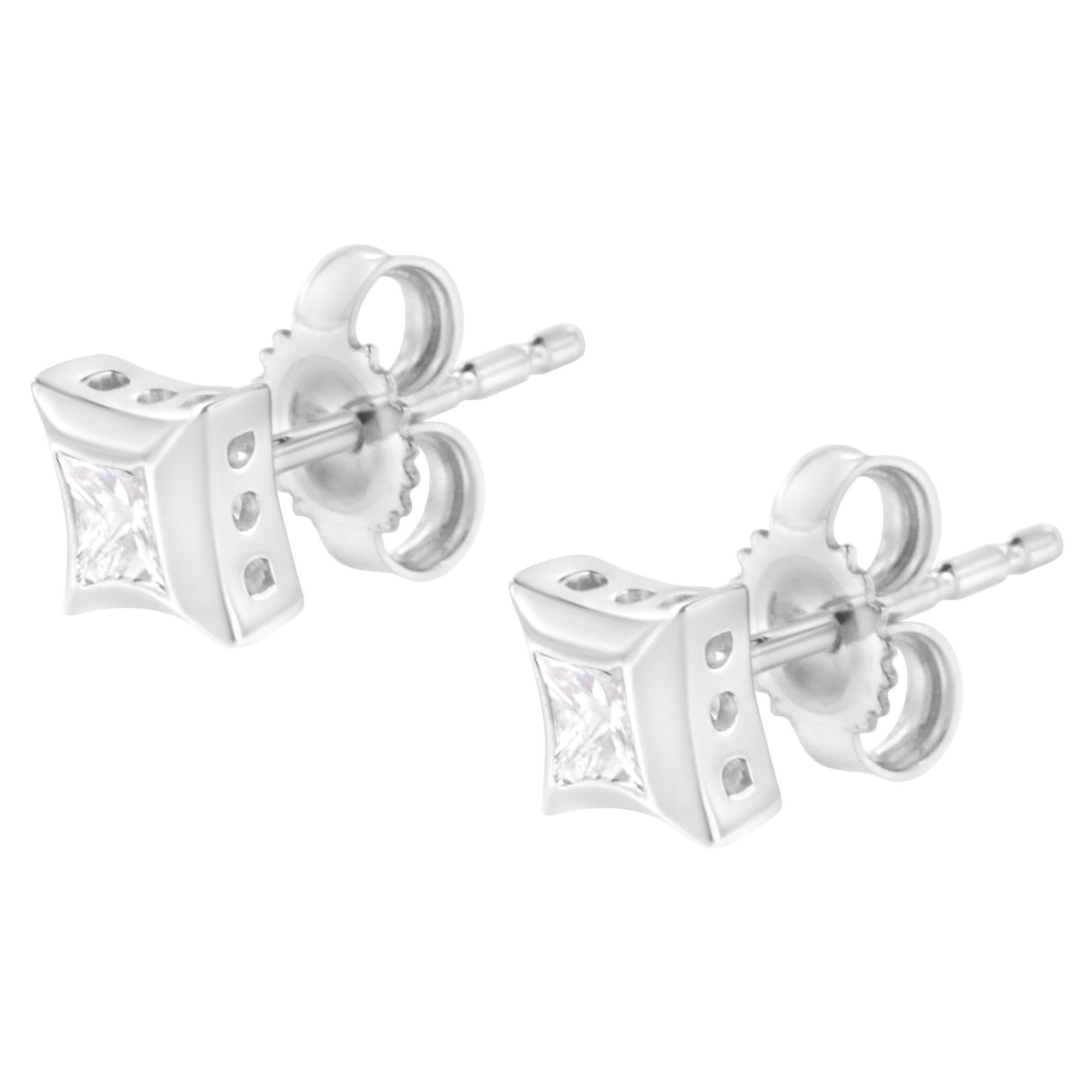 Taille princesse Boucles d'oreilles en or blanc 10 carats 1/3 Cttw Invisible Set Style Princesse de diamant en vente