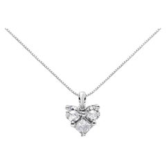 Collana con ciondolo a forma di cuore con diamante da 1/4 di carato in oro bianco 10k