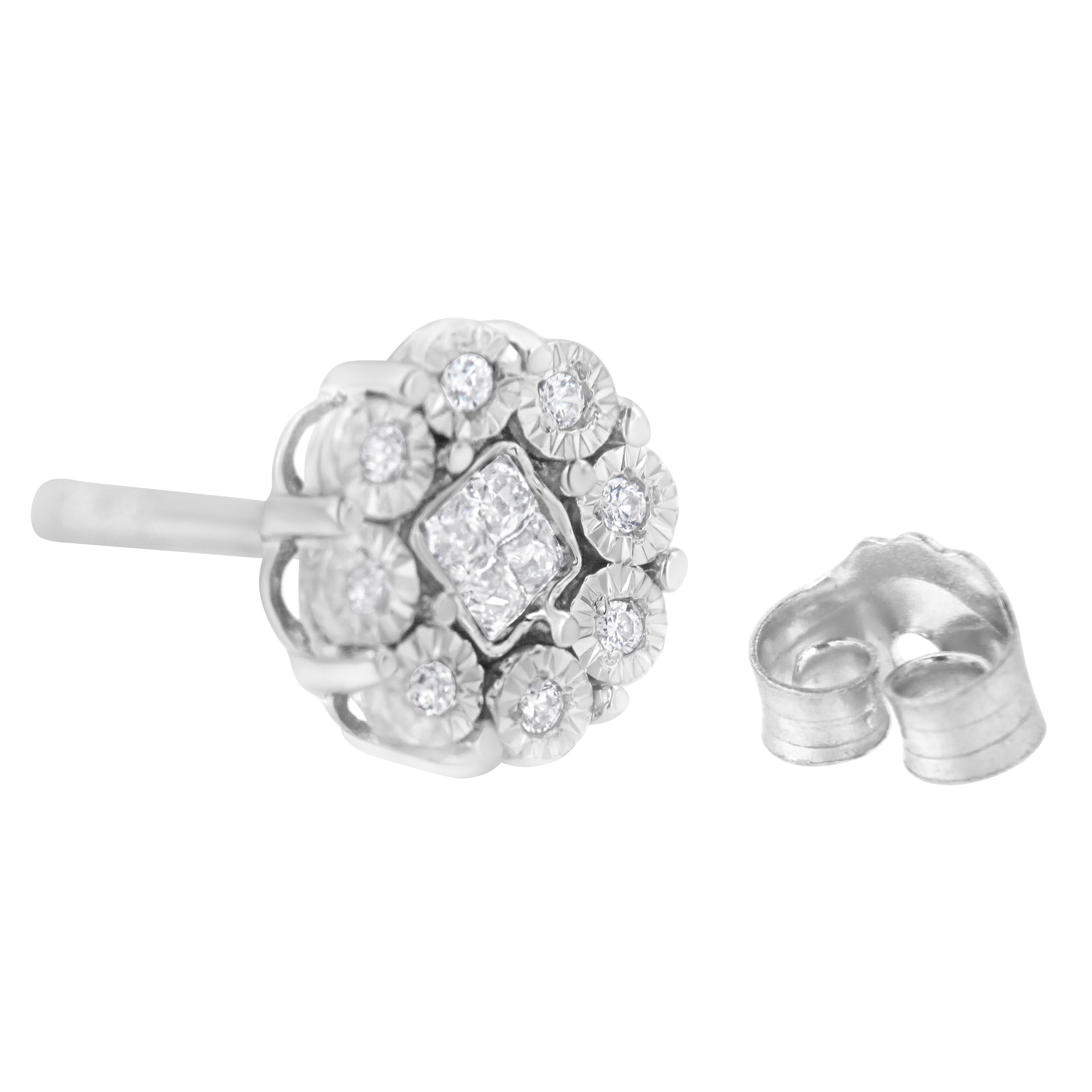 Taille ronde Clous d'oreilles en or blanc 10 carats avec grappe de fleurs en diamants de 1/4 carat