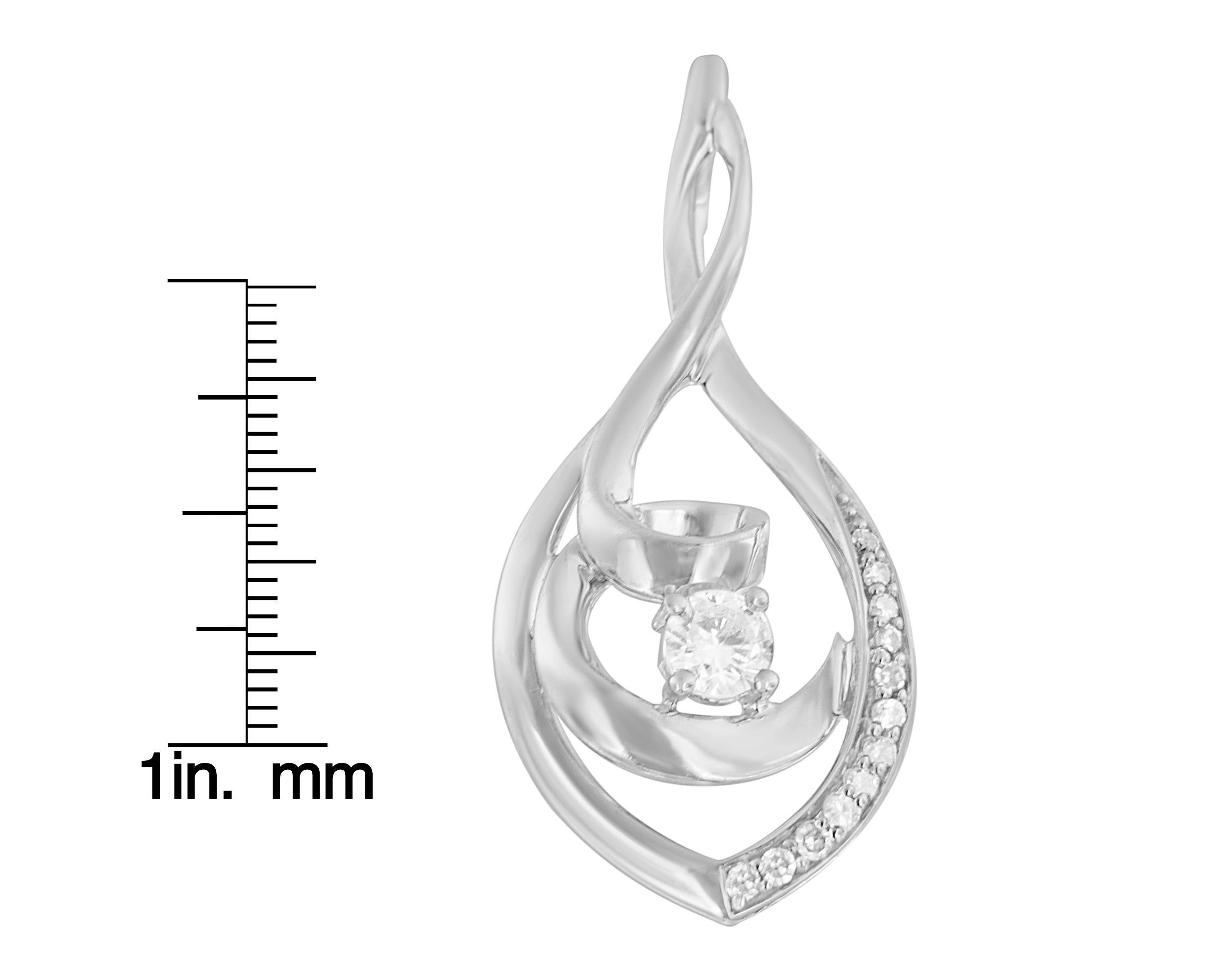 Contemporary 10K White Gold 1/4 Carat Round Cut Diamond Fashion Pendant Necklace For Sale