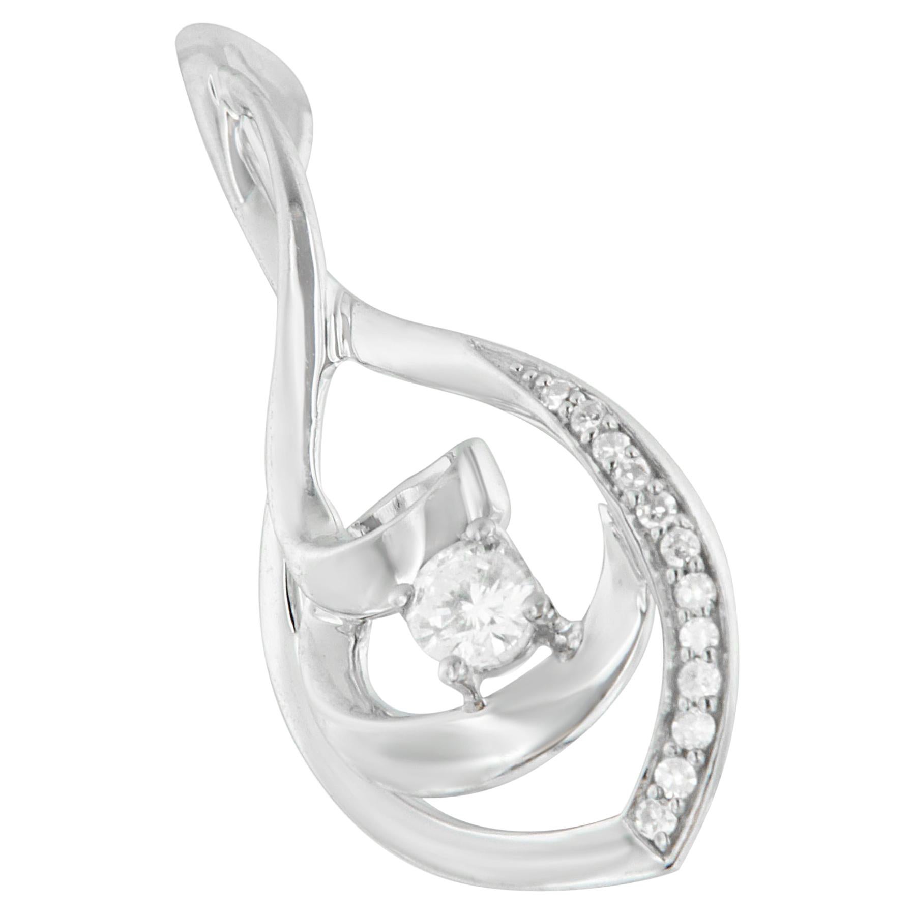 10K White Gold 1/4 Carat Round Cut Diamond Fashion Pendant Necklace For Sale