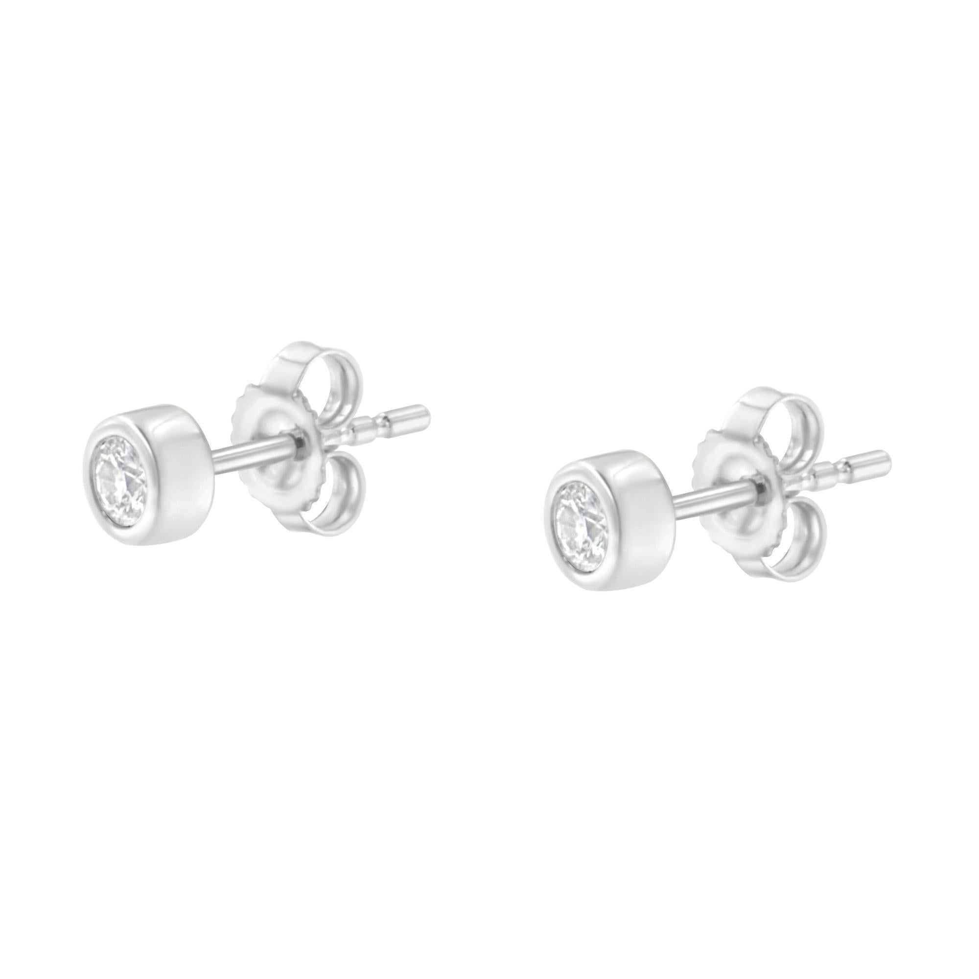 Round Cut 10K White Gold 1/6 Cttw Round Brilliant-Cut Near Colorless Diamond Stud Earrings For Sale