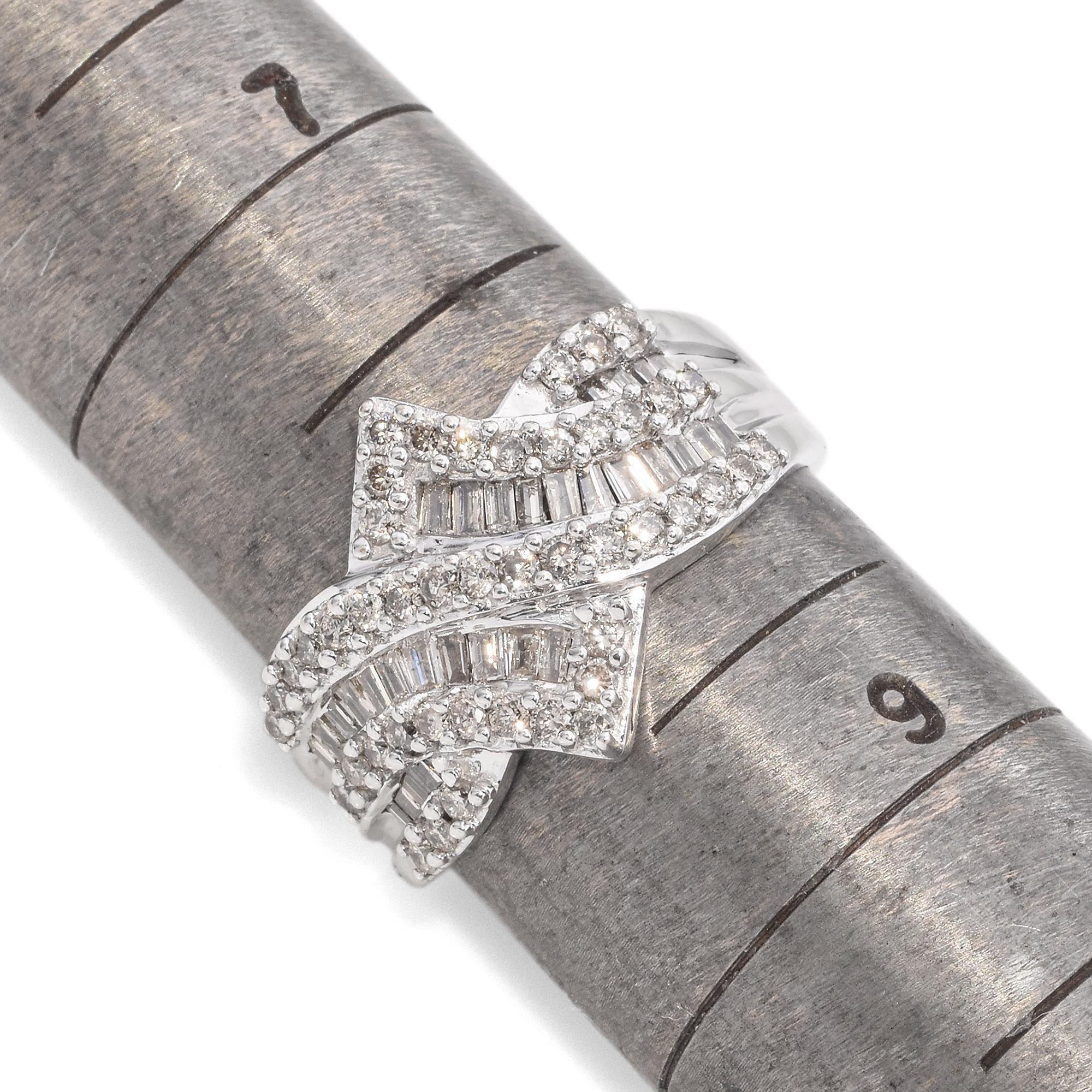 10K White Gold 1 Carat Total Diamond Ring For Sale 3