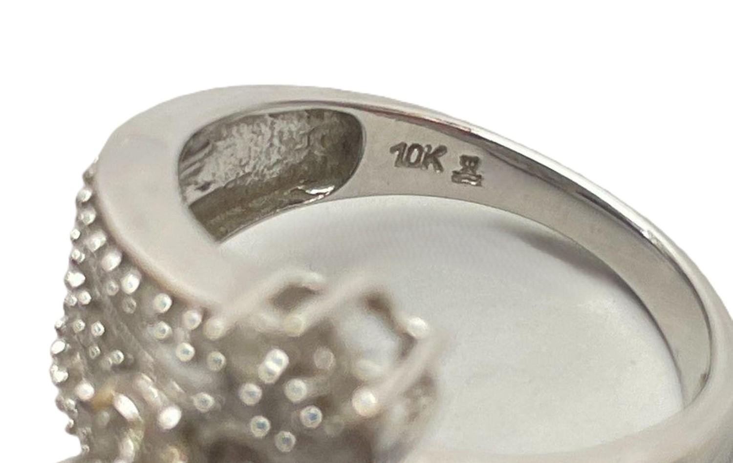 10k Weißgold 1,01 Karat Diamant 4-Tier Blumenring Größe 7 im Angebot 5