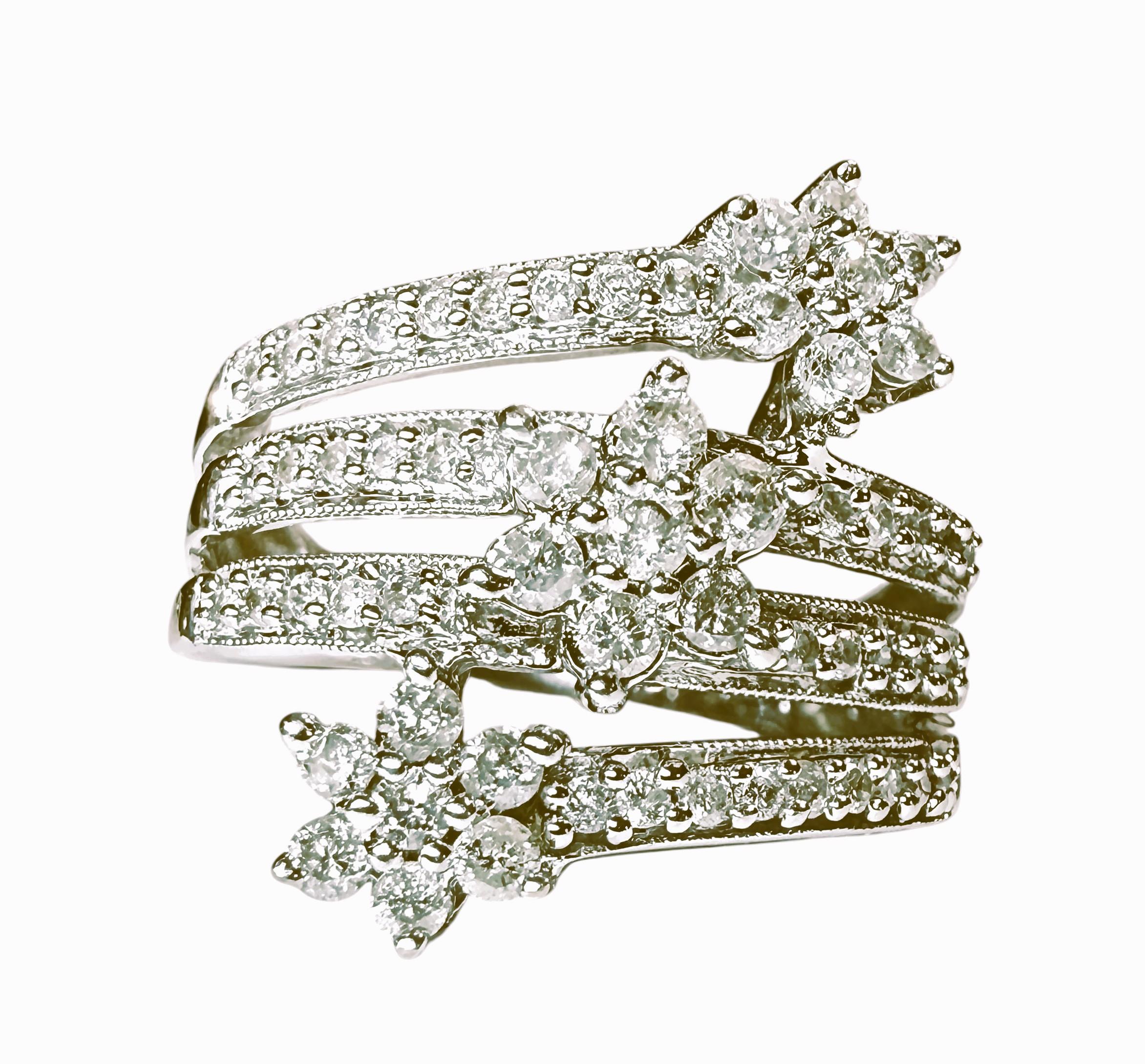 10k Weißgold 1,01 Karat Diamant 4-Tier Blumenring Größe 7 im Angebot 2