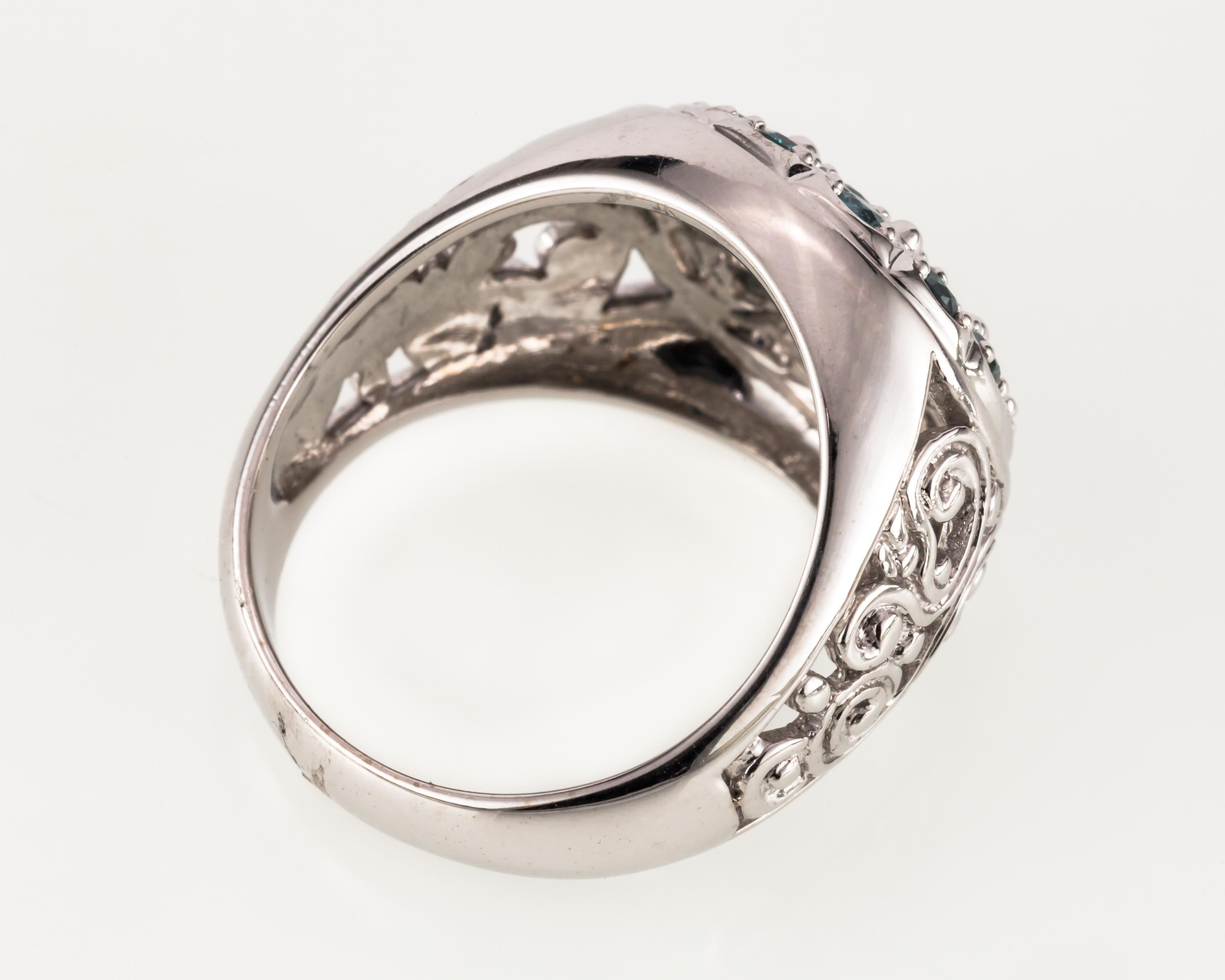 Bague en or blanc 10 carats avec diamant bleu de 1,14 carat, taille 9,5 Unisexe en vente