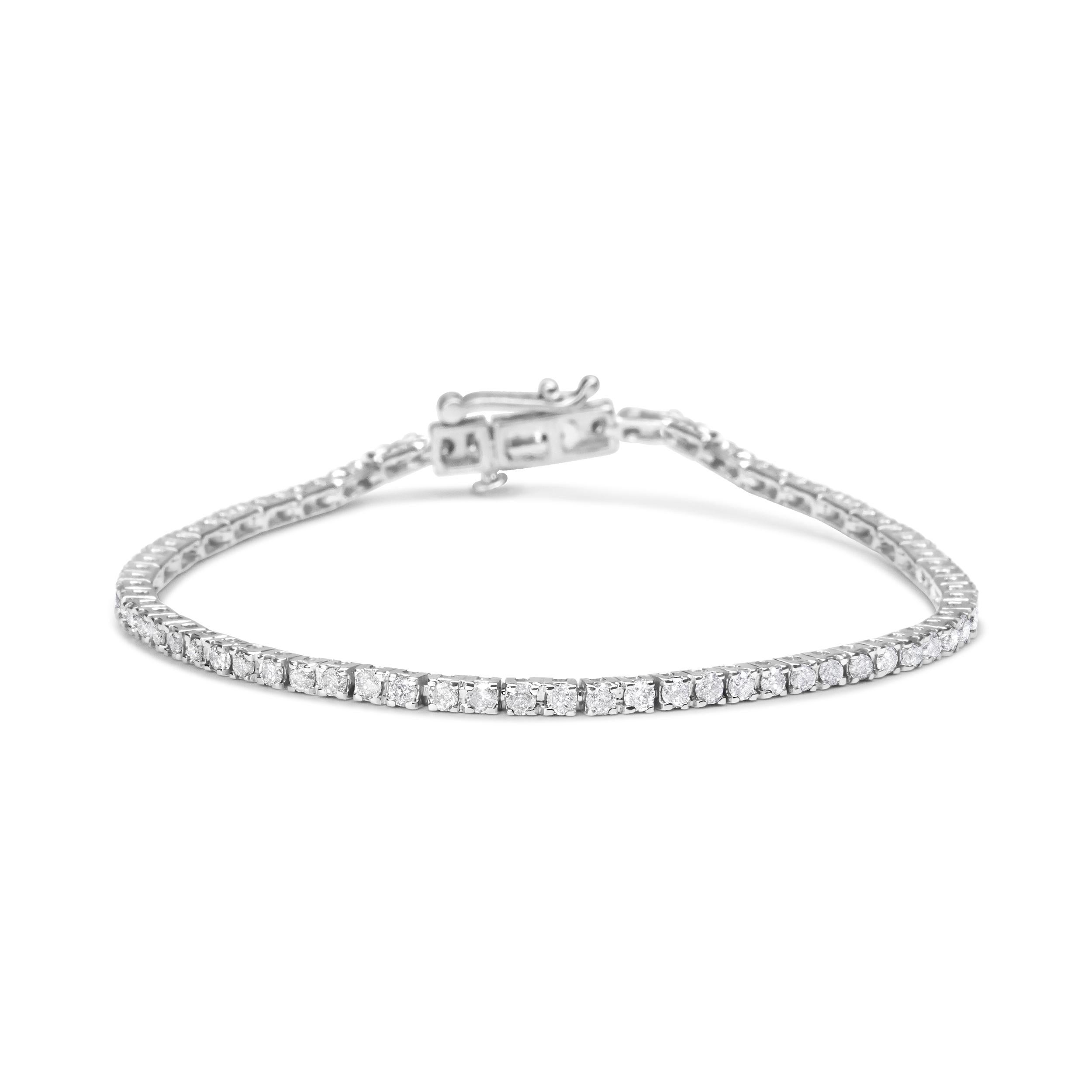 Contemporary 10K White Gold 2.0 Carat Prong Set Round-Cut Classic Diamond Tennis Bracelet For Sale