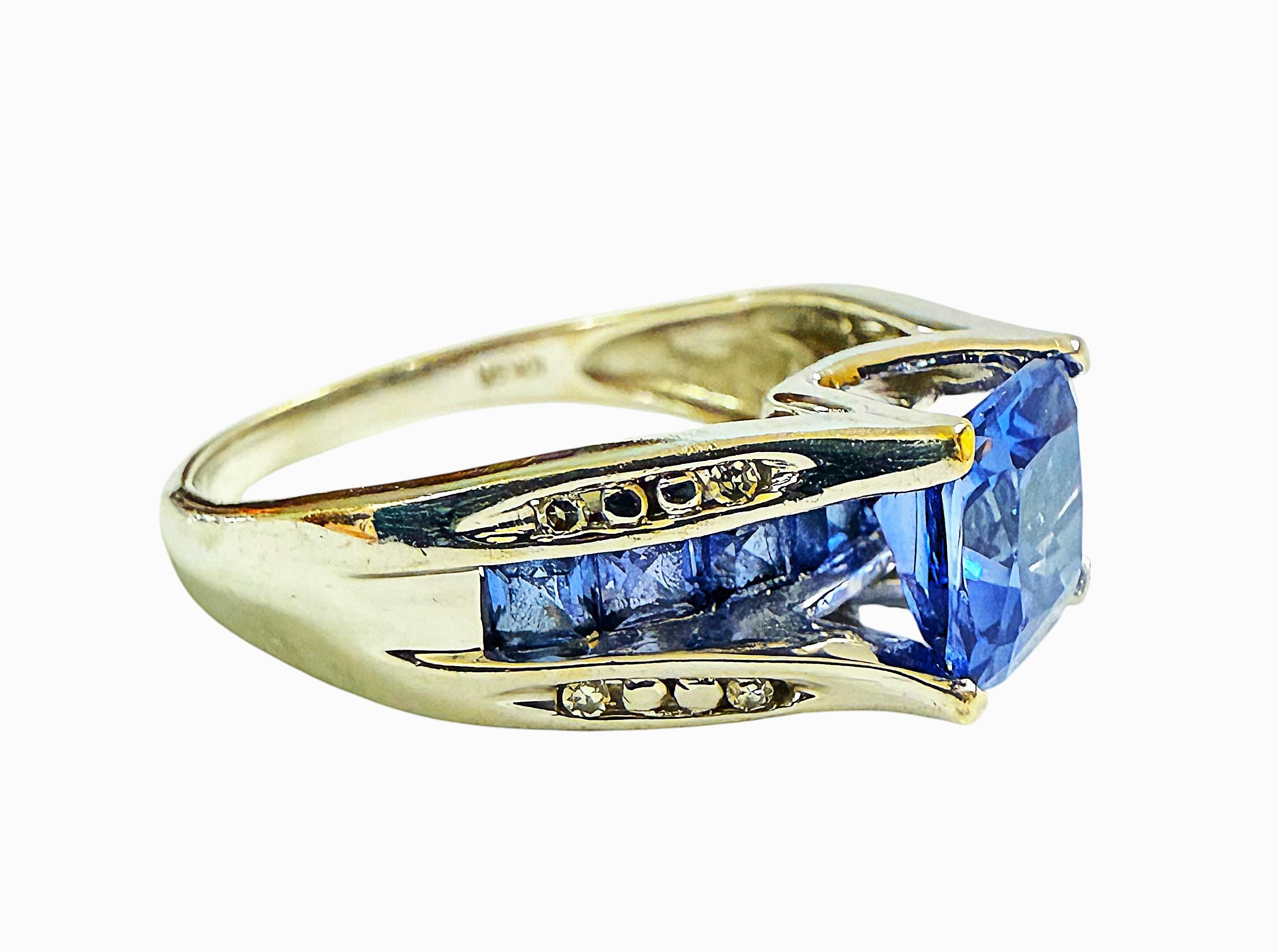 10k White Gold 2.32 Carat Princess Cut Tanzanite & Diamond Ring Size 7 In New Condition For Sale In Eagan, MN