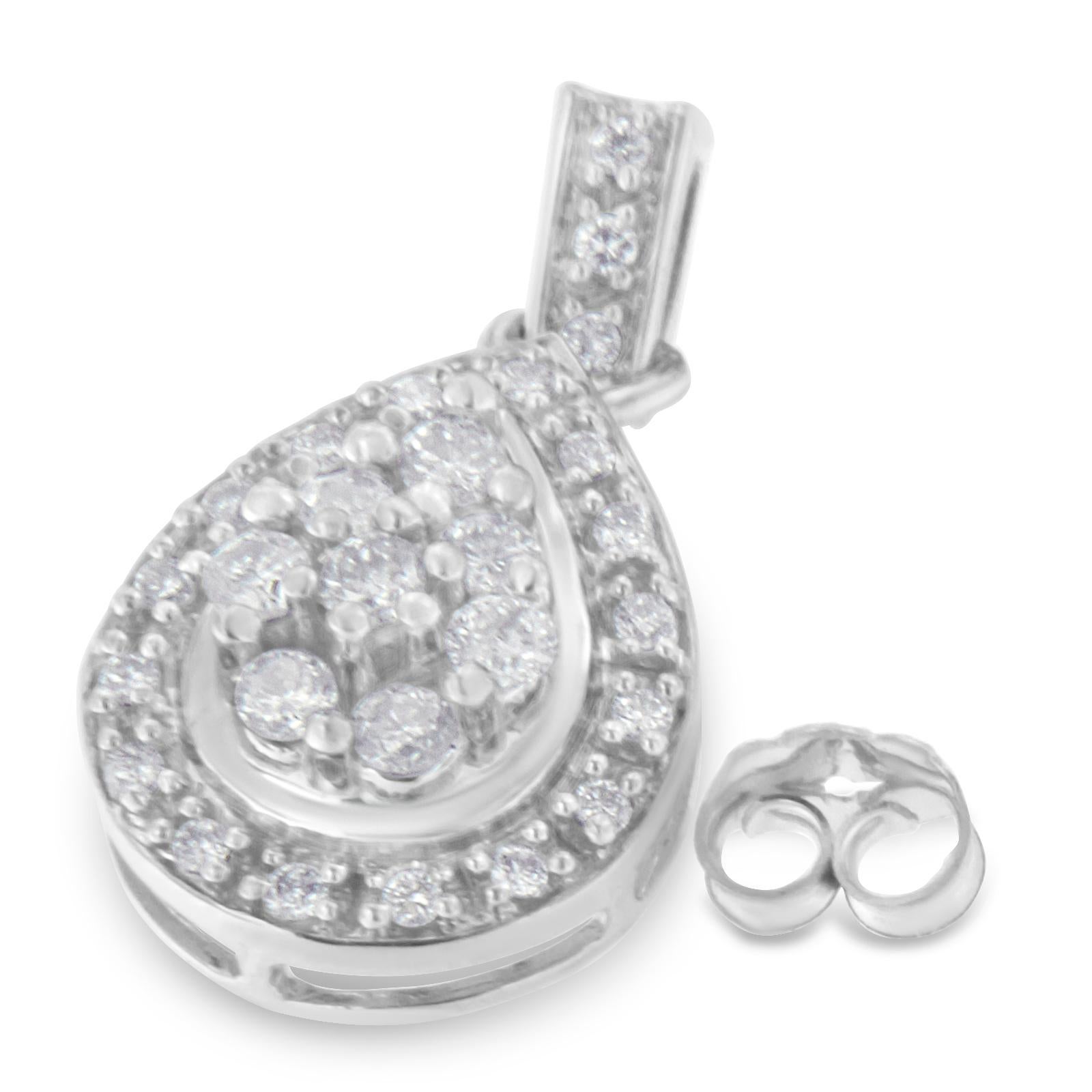 10K White Gold 3/4 Carat Round Cut Diamond Earrings In New Condition For Sale In New York, NY