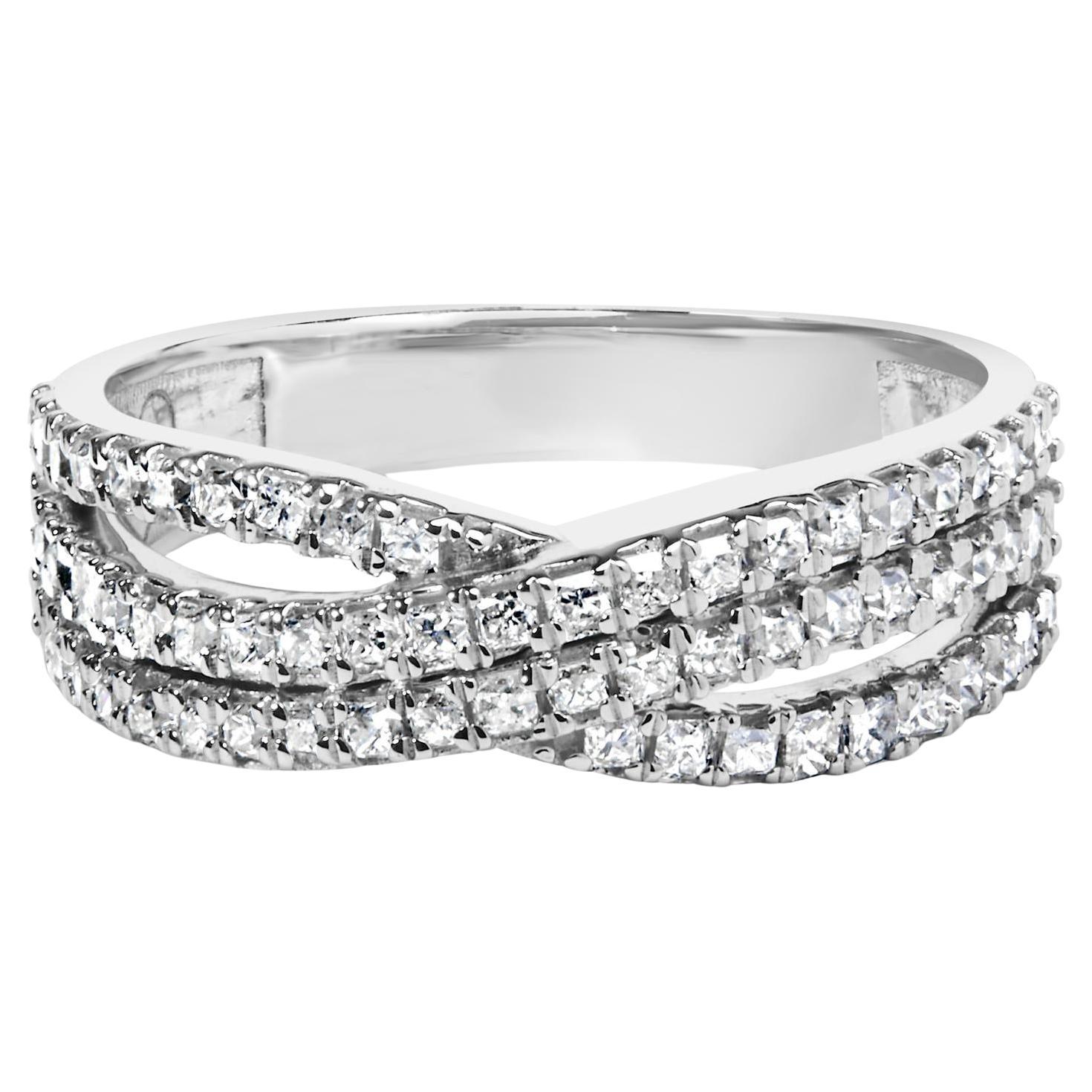Anello in oro bianco 10K con gambo diviso e intreccio di diamanti naturali Princess da 3/4 cttw