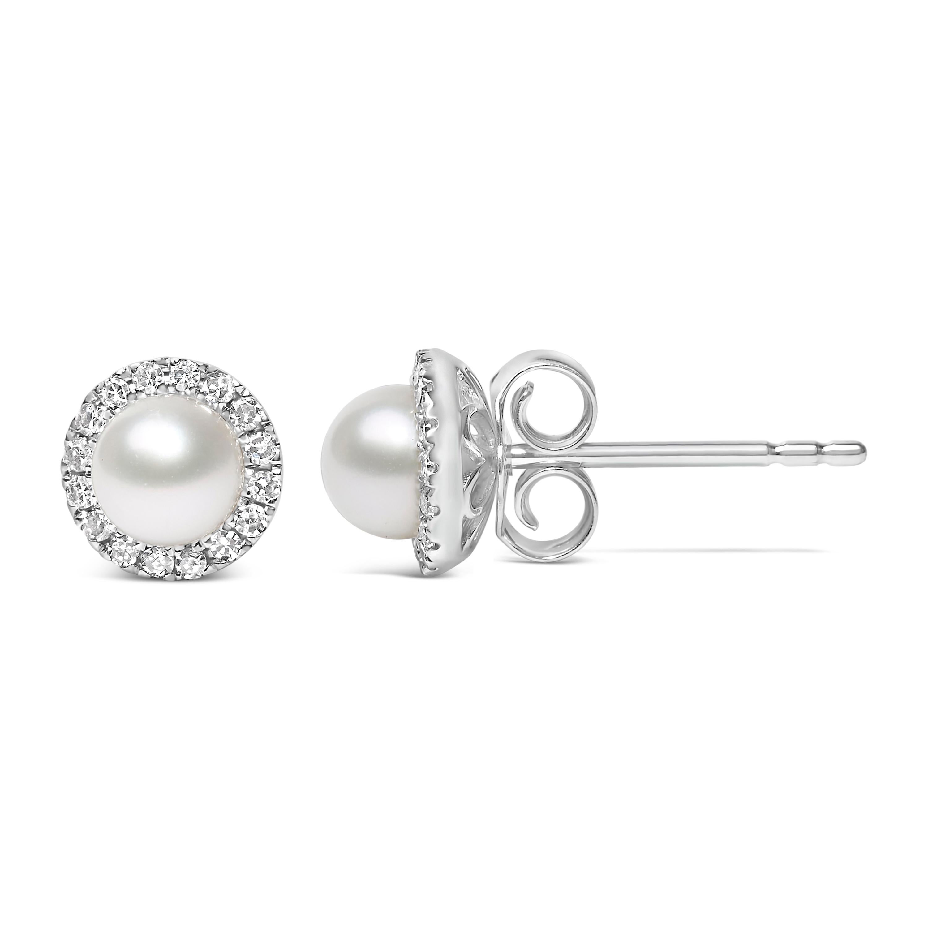 Modern 10K White Gold 4.5mm Cultured Freshwater Pearl & 1/7ct Diamond Halo Stud Earring For Sale