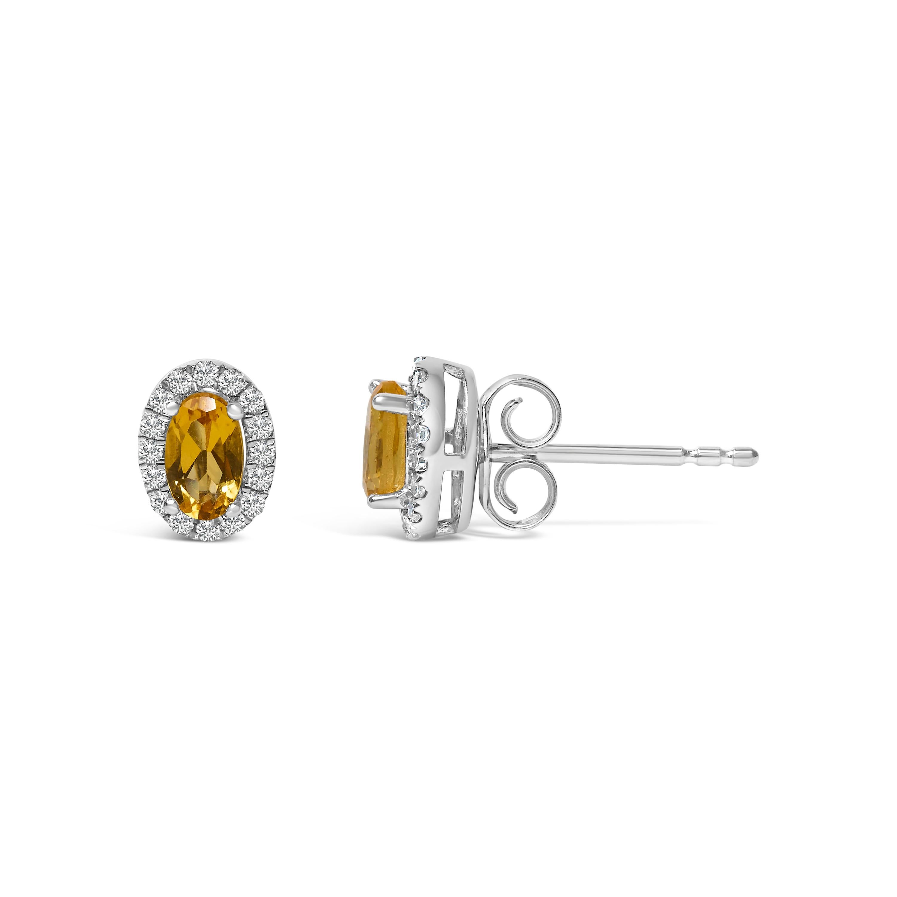 Moderno Orecchini a lobo ovali in oro bianco 10K 5x3 MM con citrino giallo e diamanti in vendita