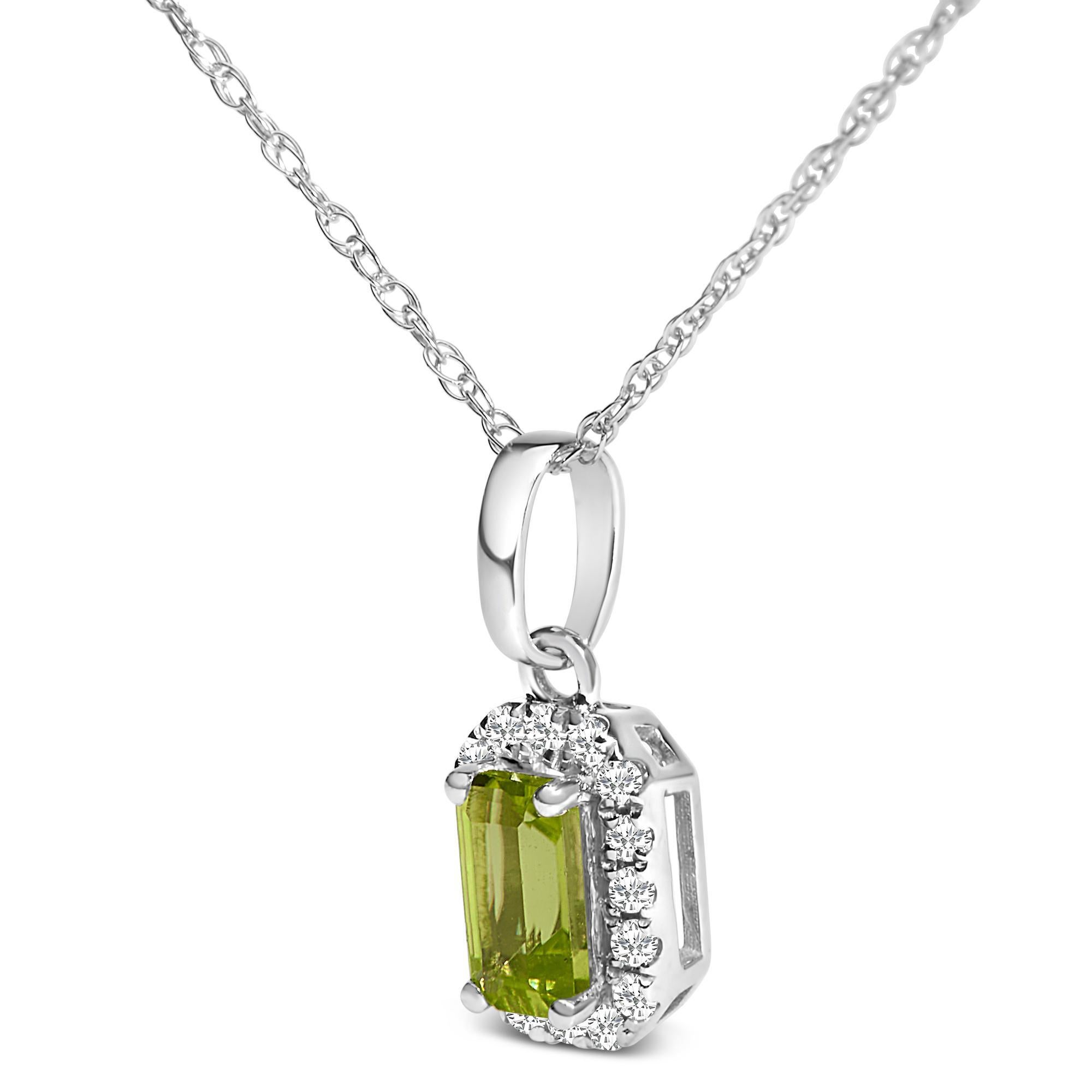 Moderno Collana con ciondolo ottagonale a raggiera in oro bianco 10K con gemme e diamanti da 5x3 mm in vendita