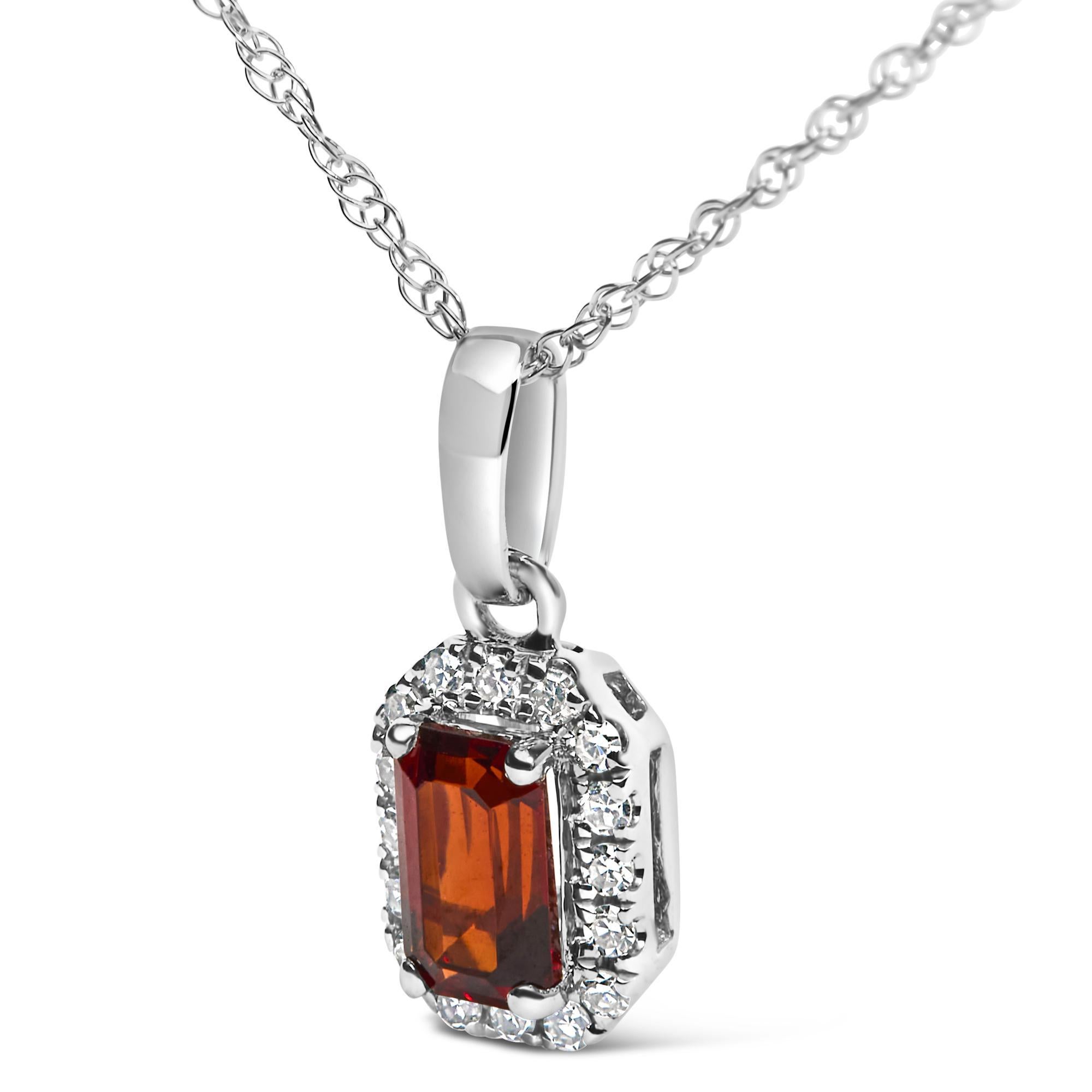 Moderno Collana con ciondolo ottagonale a raggiera in oro bianco 10K con gemme e diamanti da 5x3 mm in vendita
