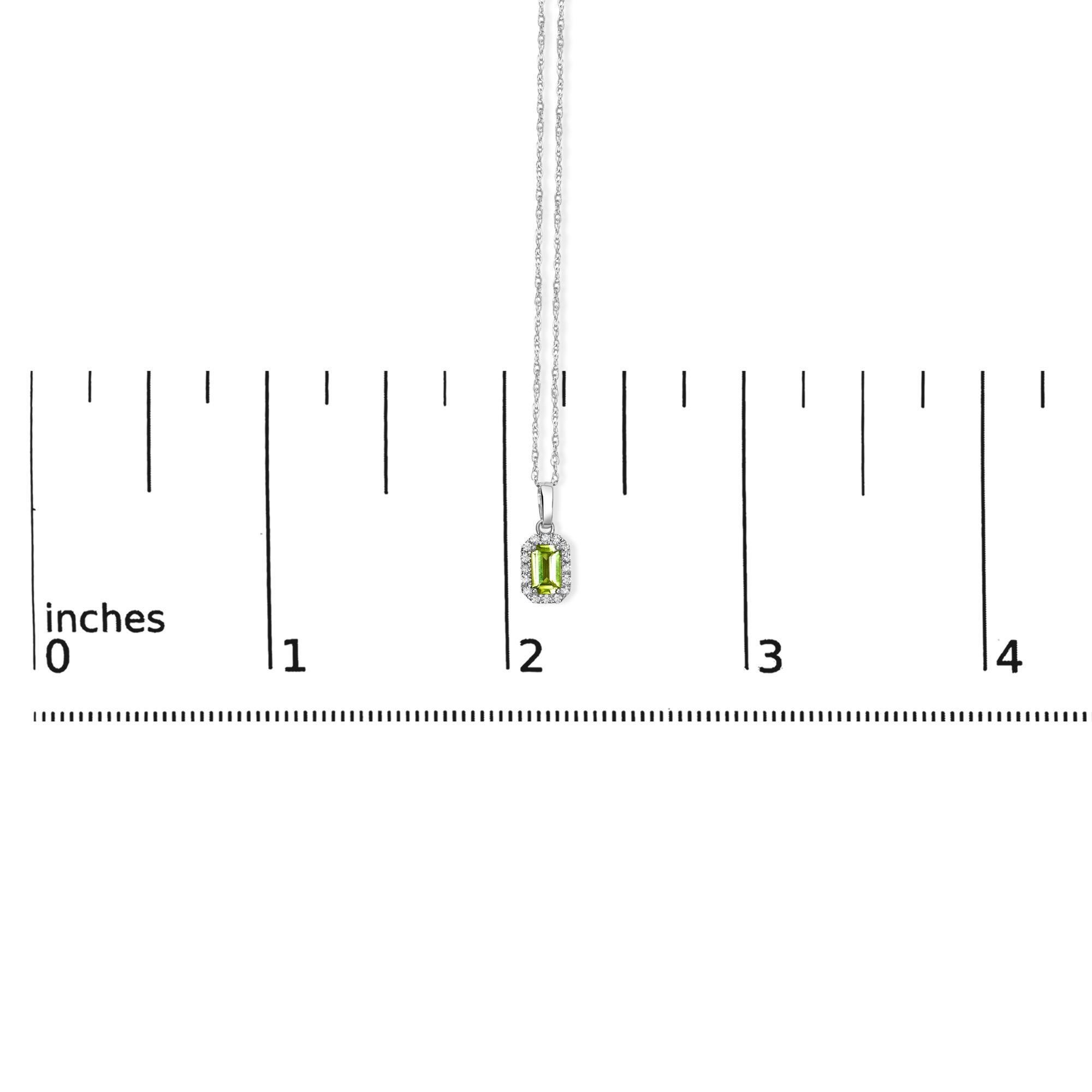 Collana con ciondolo ottagonale a raggiera in oro bianco 10K con gemme e diamanti da 5x3 mm In condizioni Nuovo in vendita a New York, NY