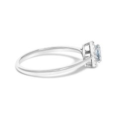 10K Weißgold 5X3MM Oval Blau Aquamarin und Diamant Akzent Halo Ring