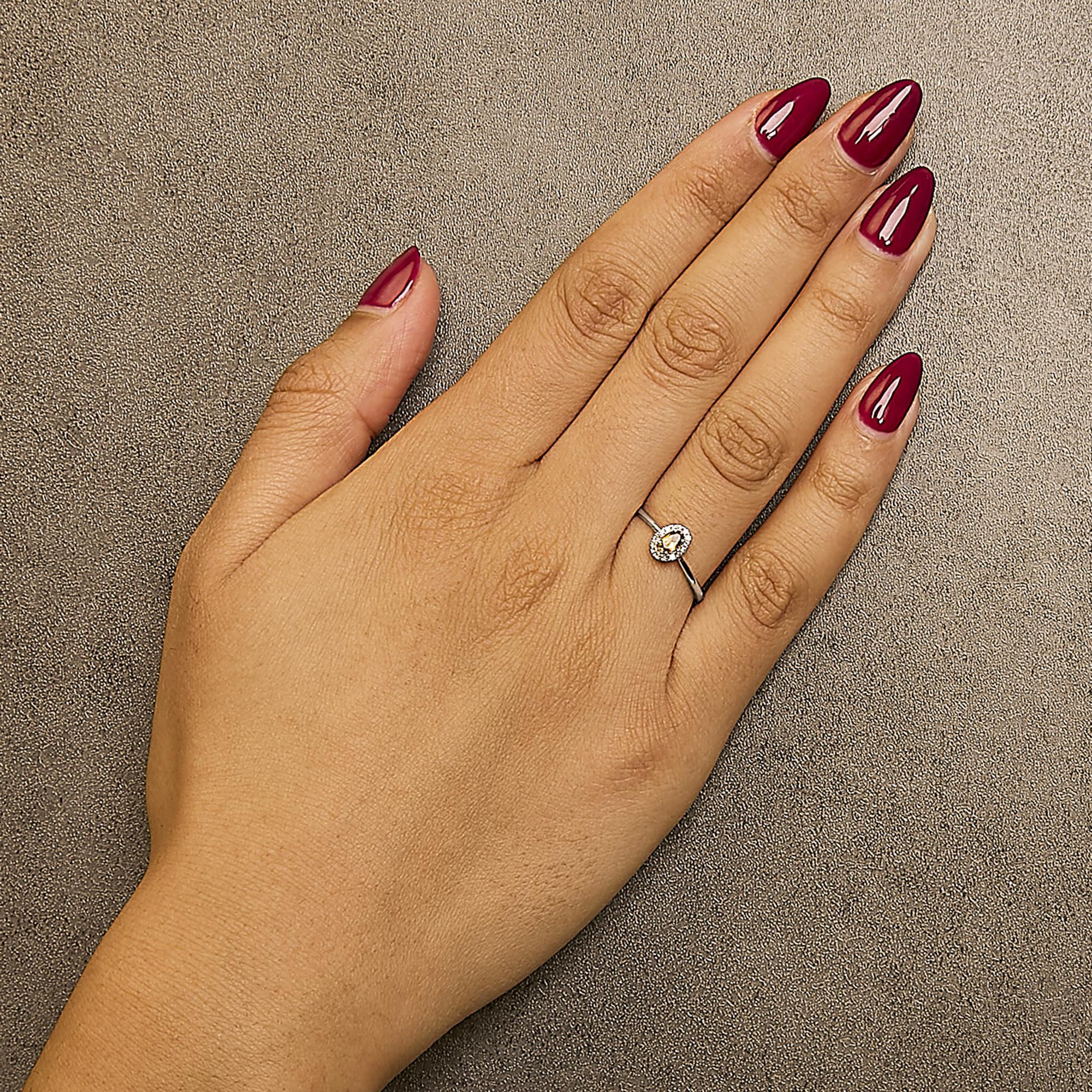 10K Weißgold 5X3MM Oval Orange Citrin und Diamant Akzent Halo Ring im Zustand „Neu“ im Angebot in New York, NY