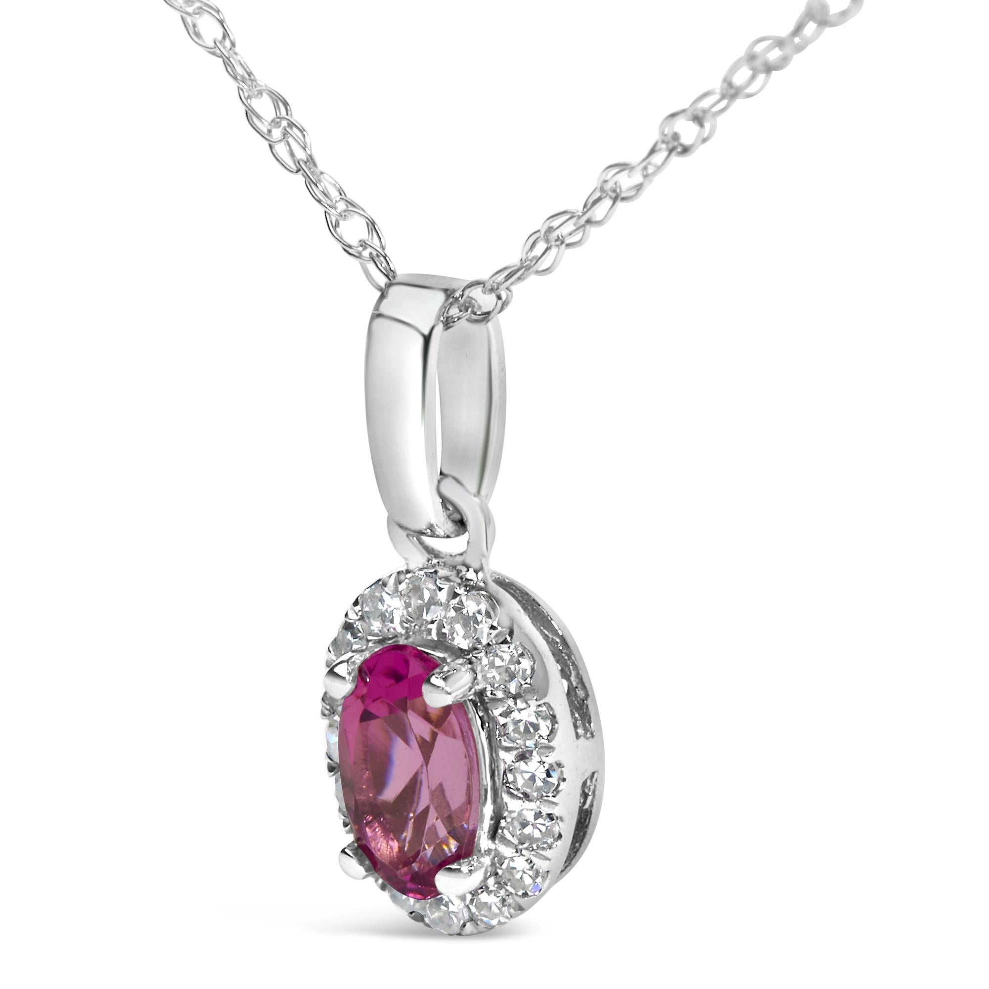 Moderno Collana con ciondolo a raggiera in oro bianco 10K con tormalina rosa 5x3 mm e accenti di diamanti da 18 pollici in vendita