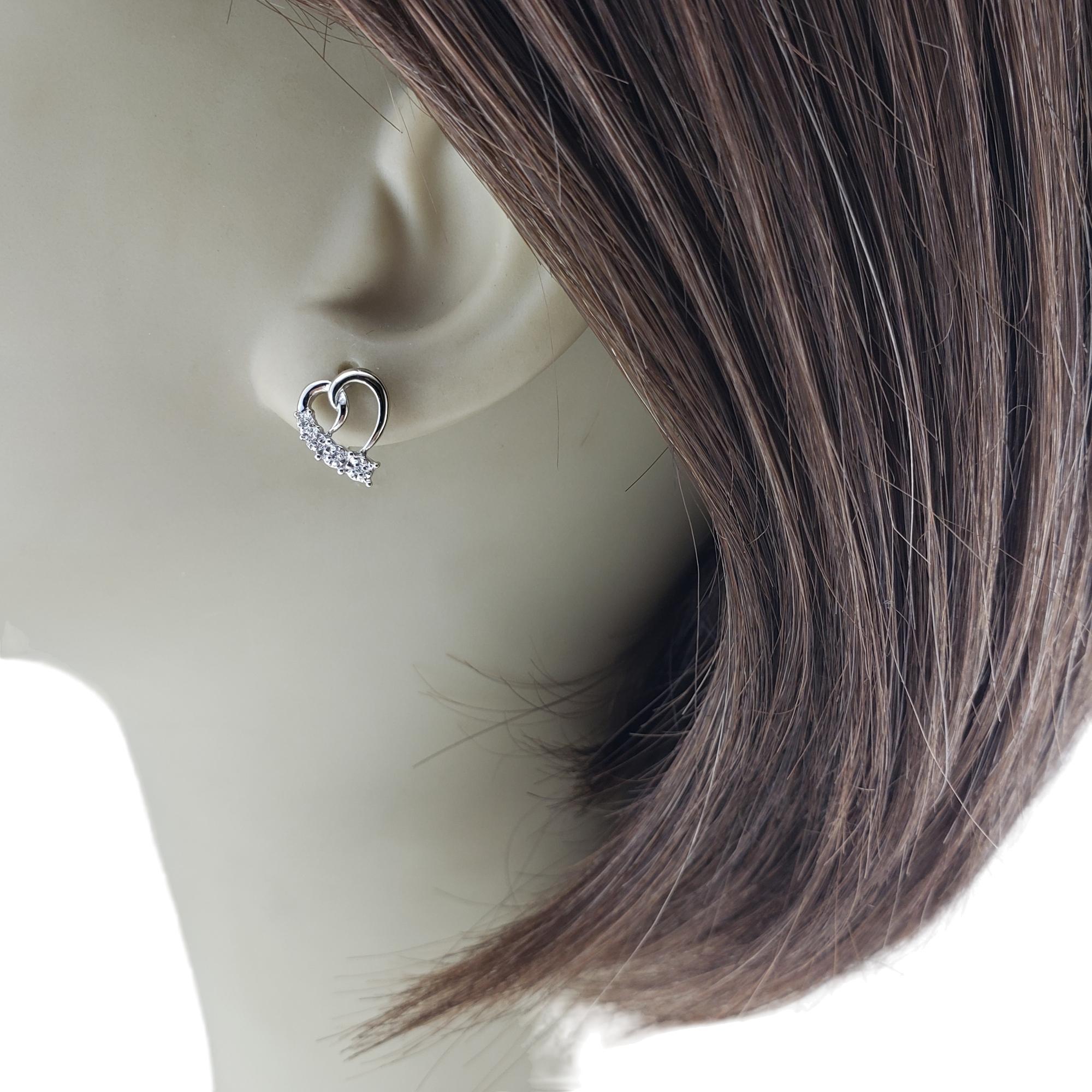 10K White Gold and Diamond Heart Earrings #16040 For Sale 3