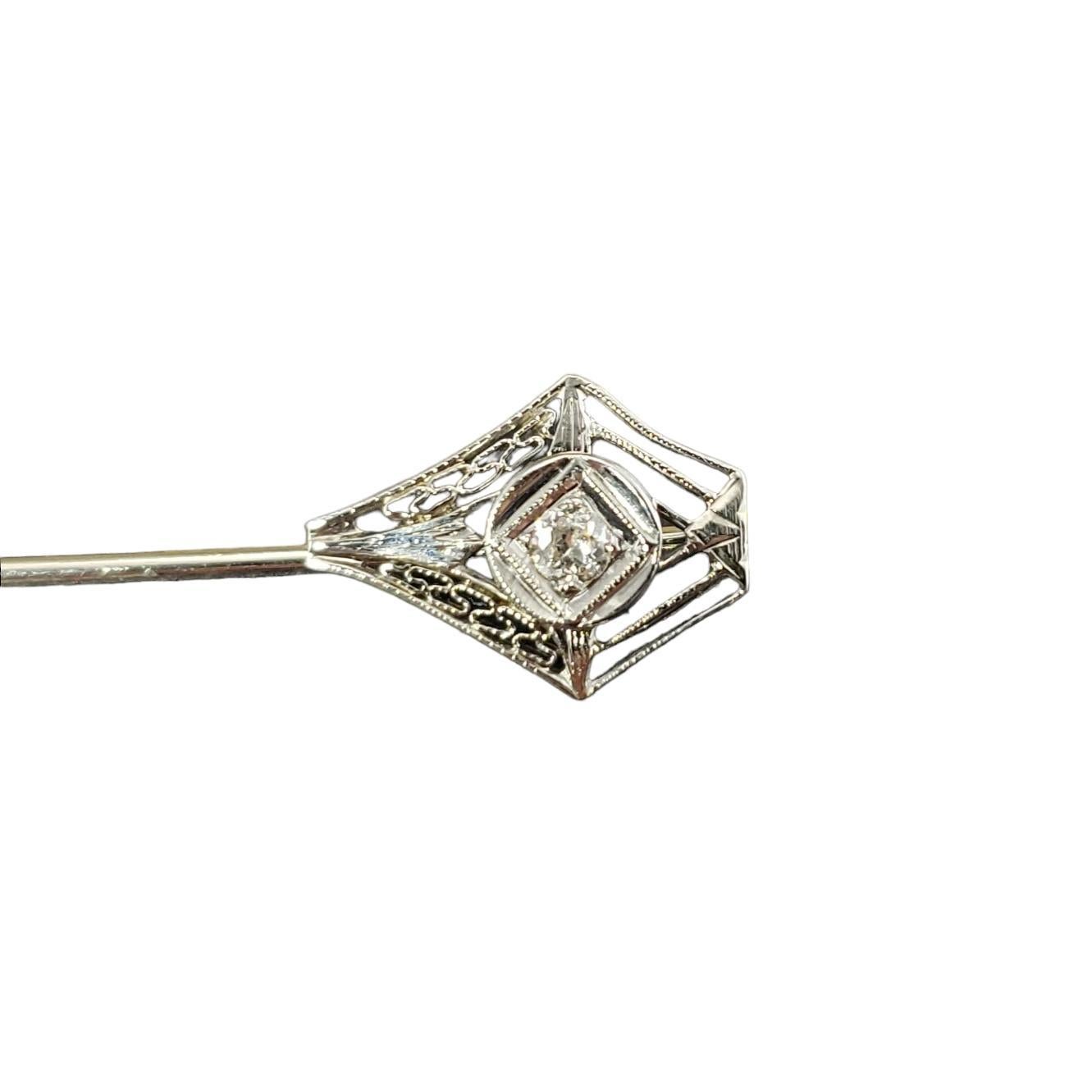 10K White Gold and Diamond Stick Pin #16374 In Good Condition For Sale In Washington Depot, CT