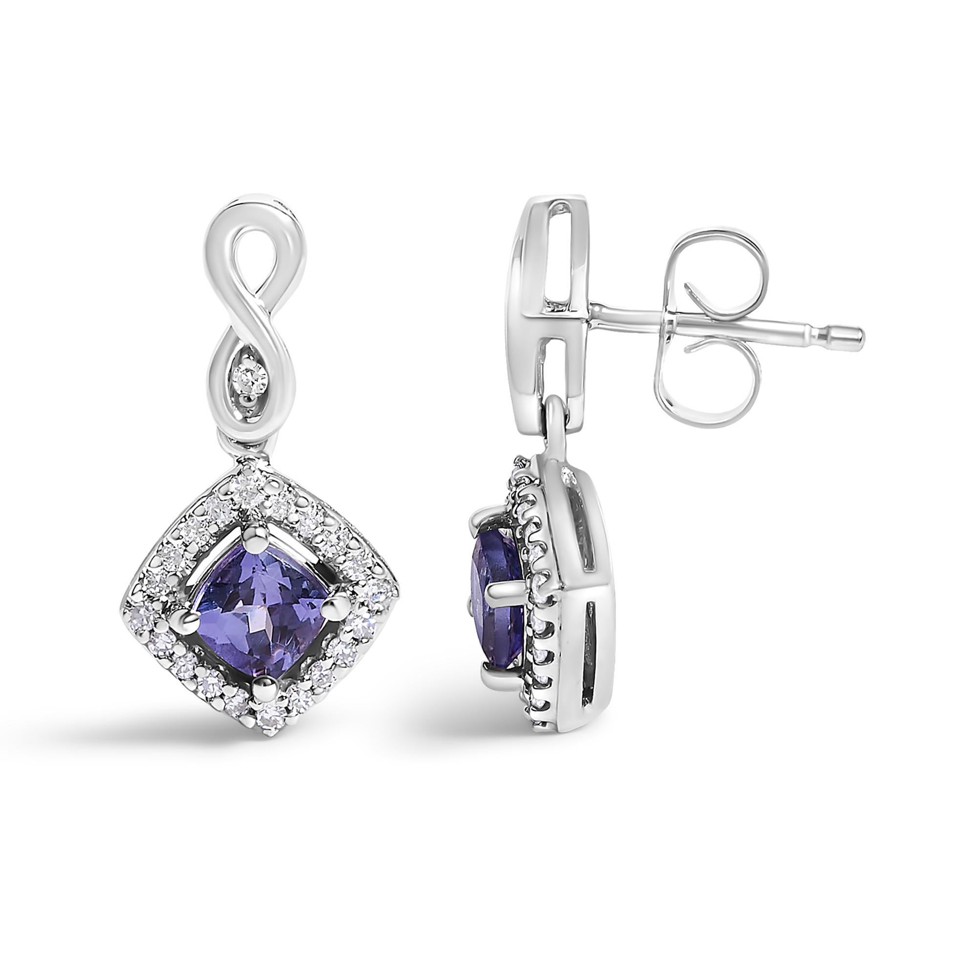 Moderno Orecchini a goccia a forma di cuscino in oro bianco 10K con tanzanite blu viola e diamanti in vendita