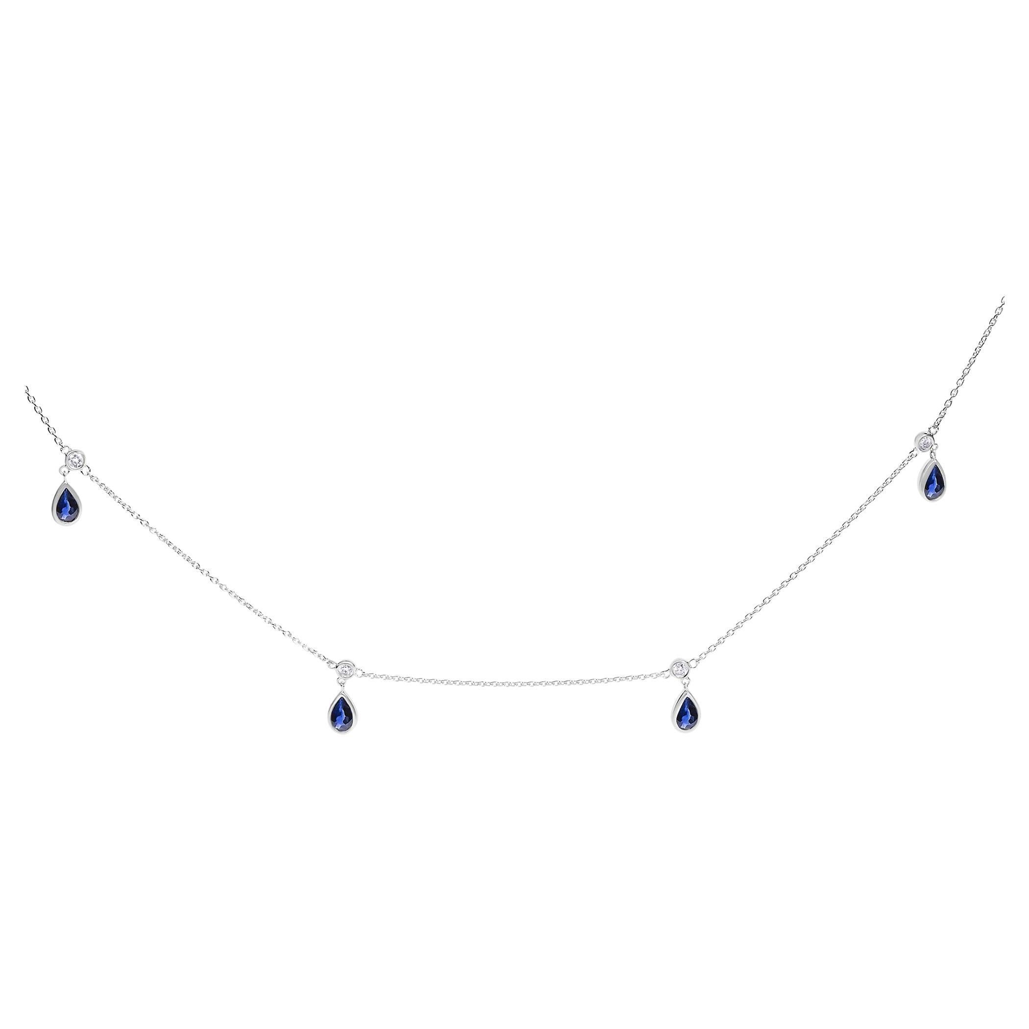 Collier en or blanc 10K avec pendentifs en saphir bleu poire et diamants de 5x3 mm en vente